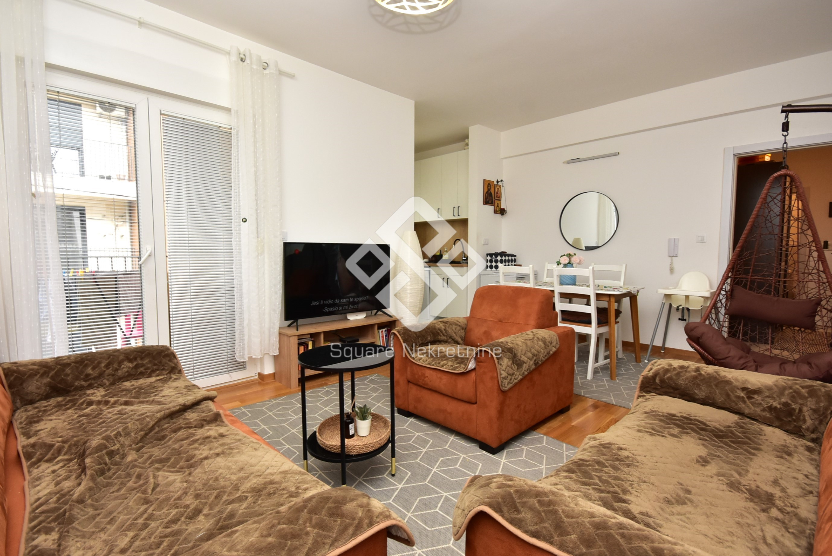 Dvosoban stan 54m2, namjesten+parking, Zabjelo