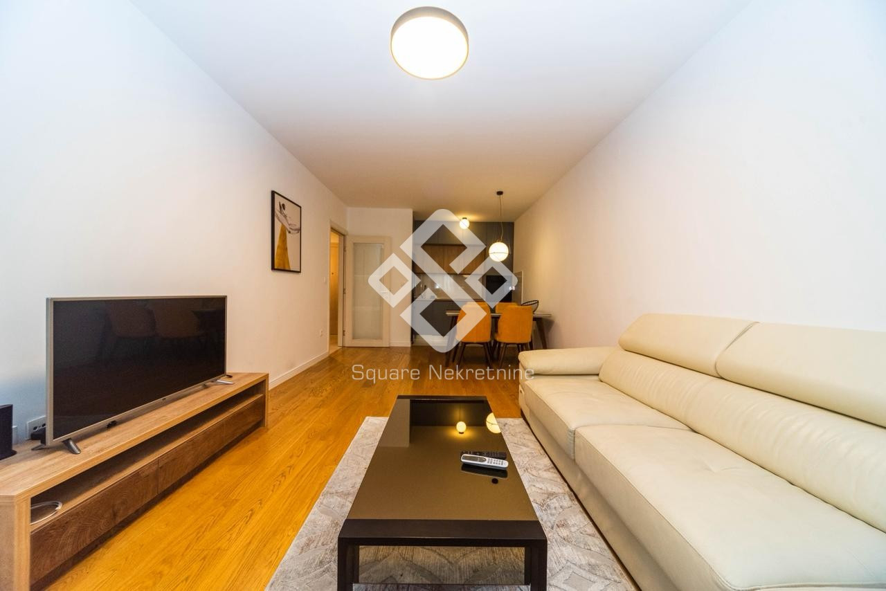 Dvosoban stan 70m2, namjesten+garaza, Central Point