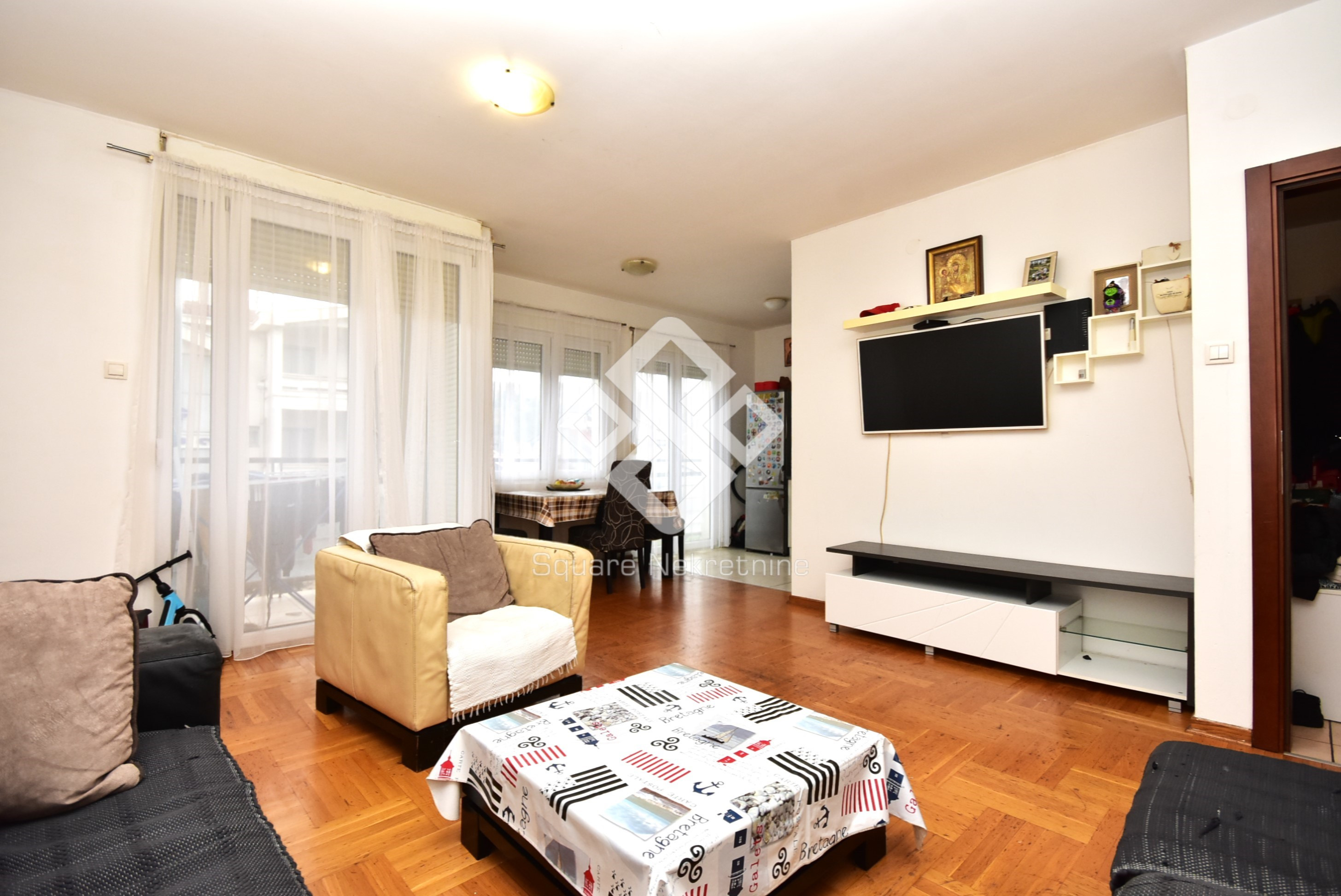 Dvosoban stan 73m2, prazan + parking, Nova Dalmatinska