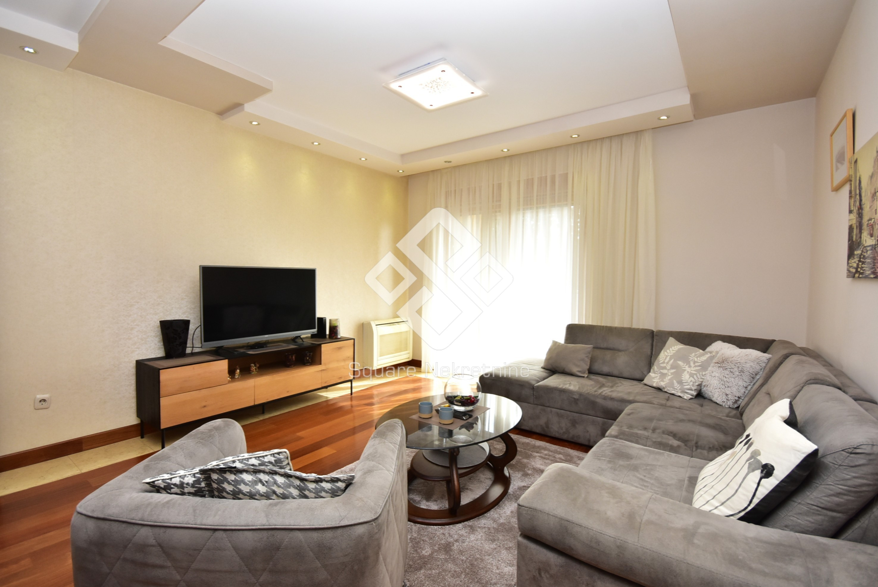 Dvosoban stan 75m2, namjesten, Zetagradnja, Centar