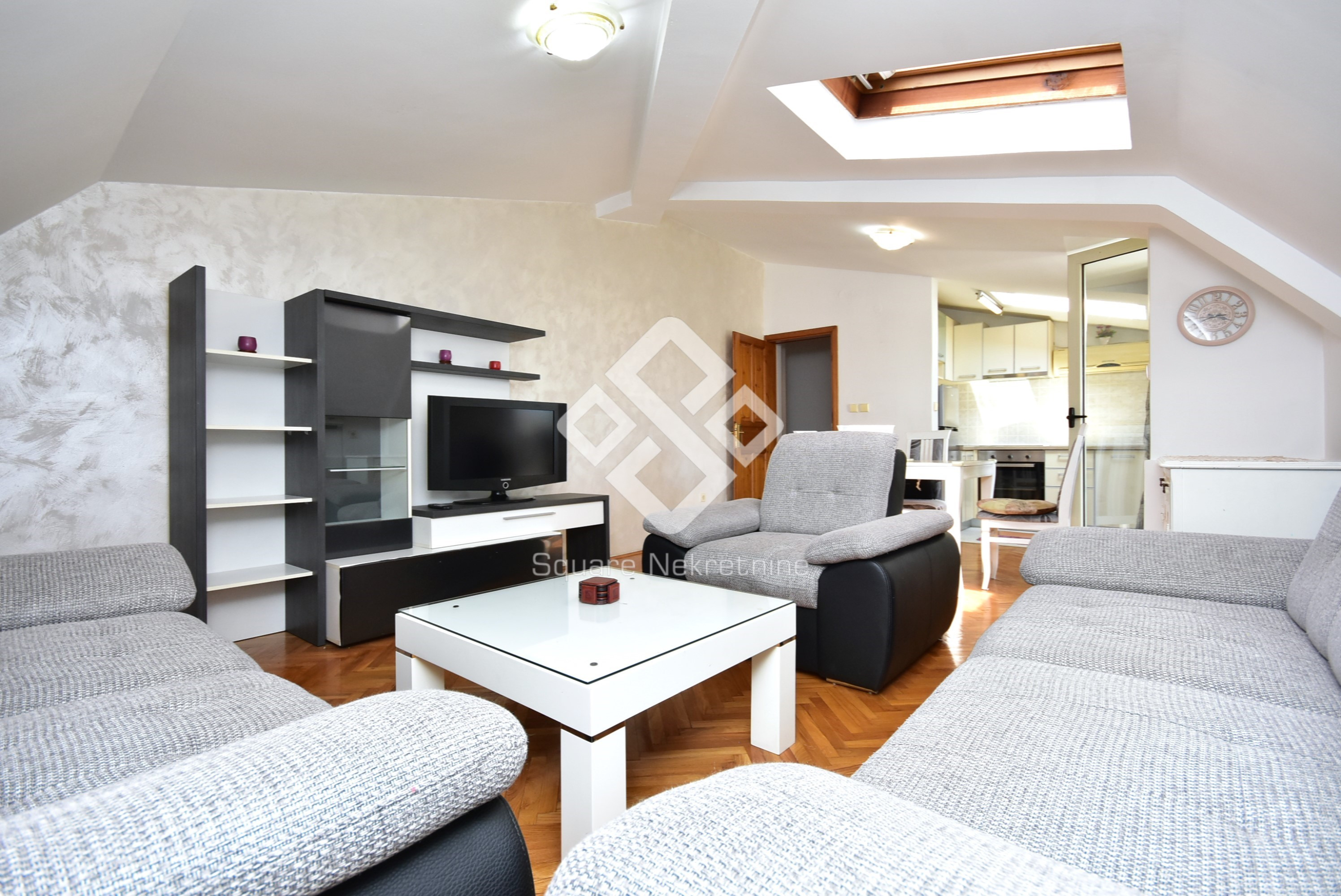 Dvosoban stan 77m2, namjesten, Ljubovic