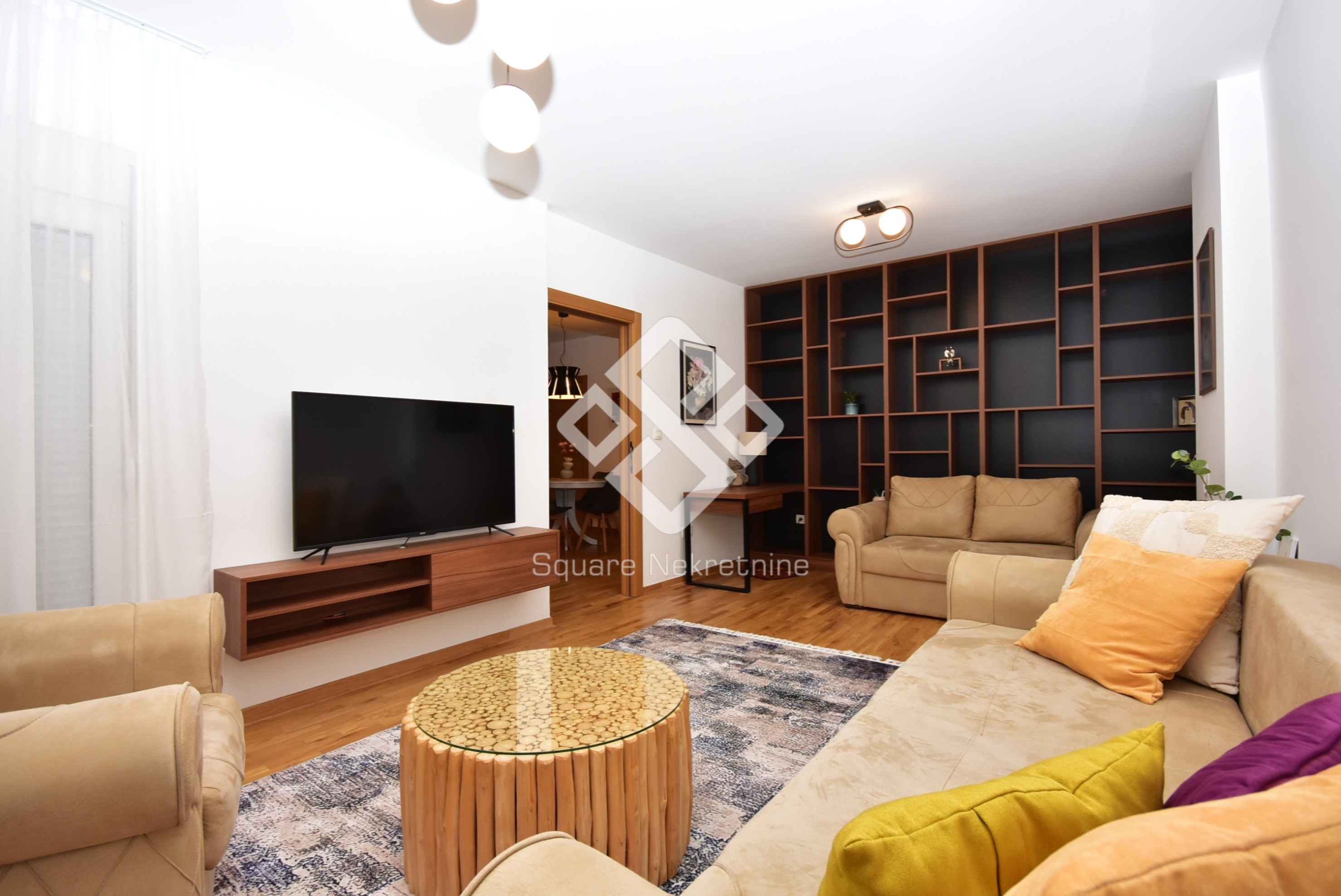 Dvosoban stan 85m2, namjesten, Momisici