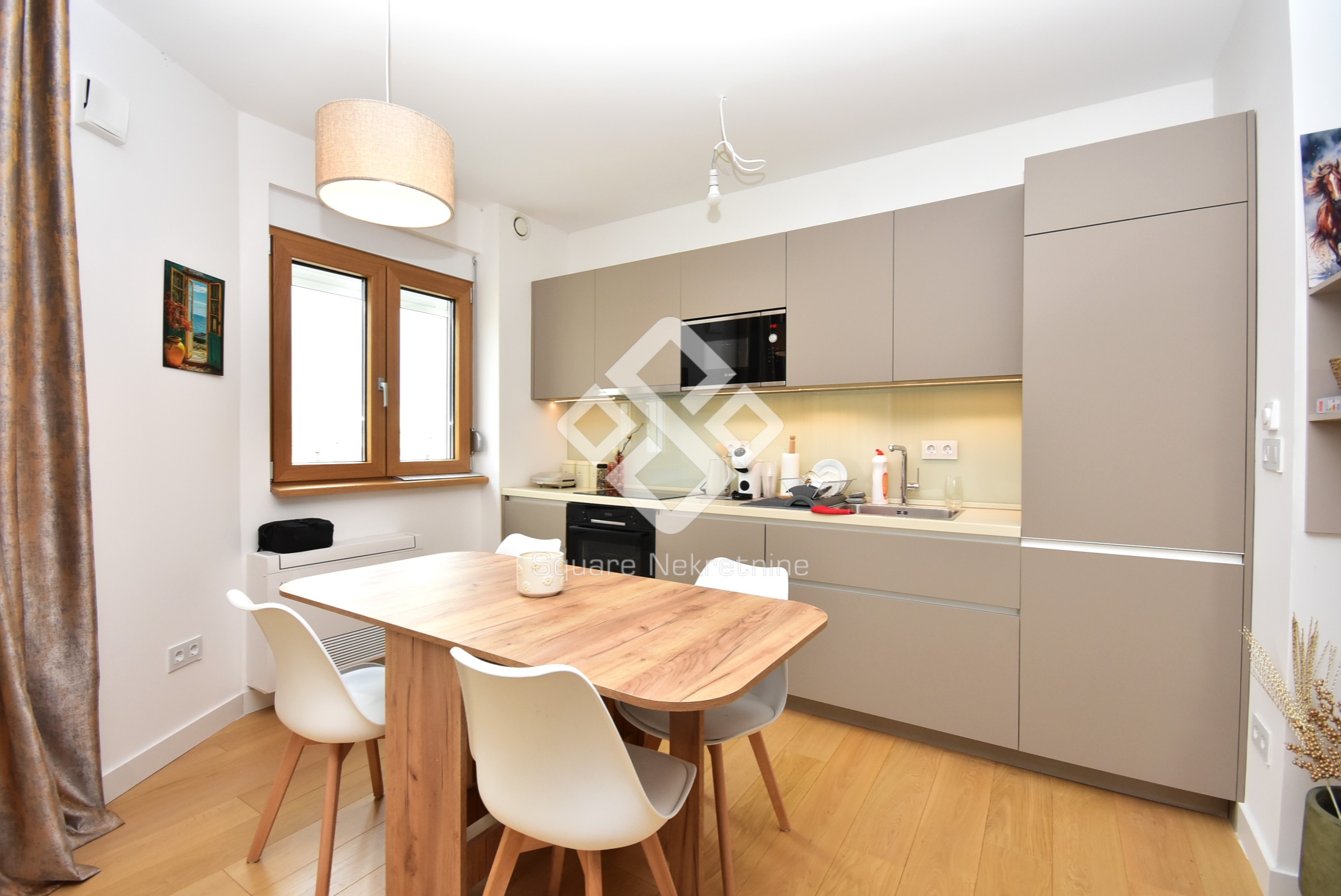 Jednosoban stan 42m2, namjesten+parking, Toloska suma