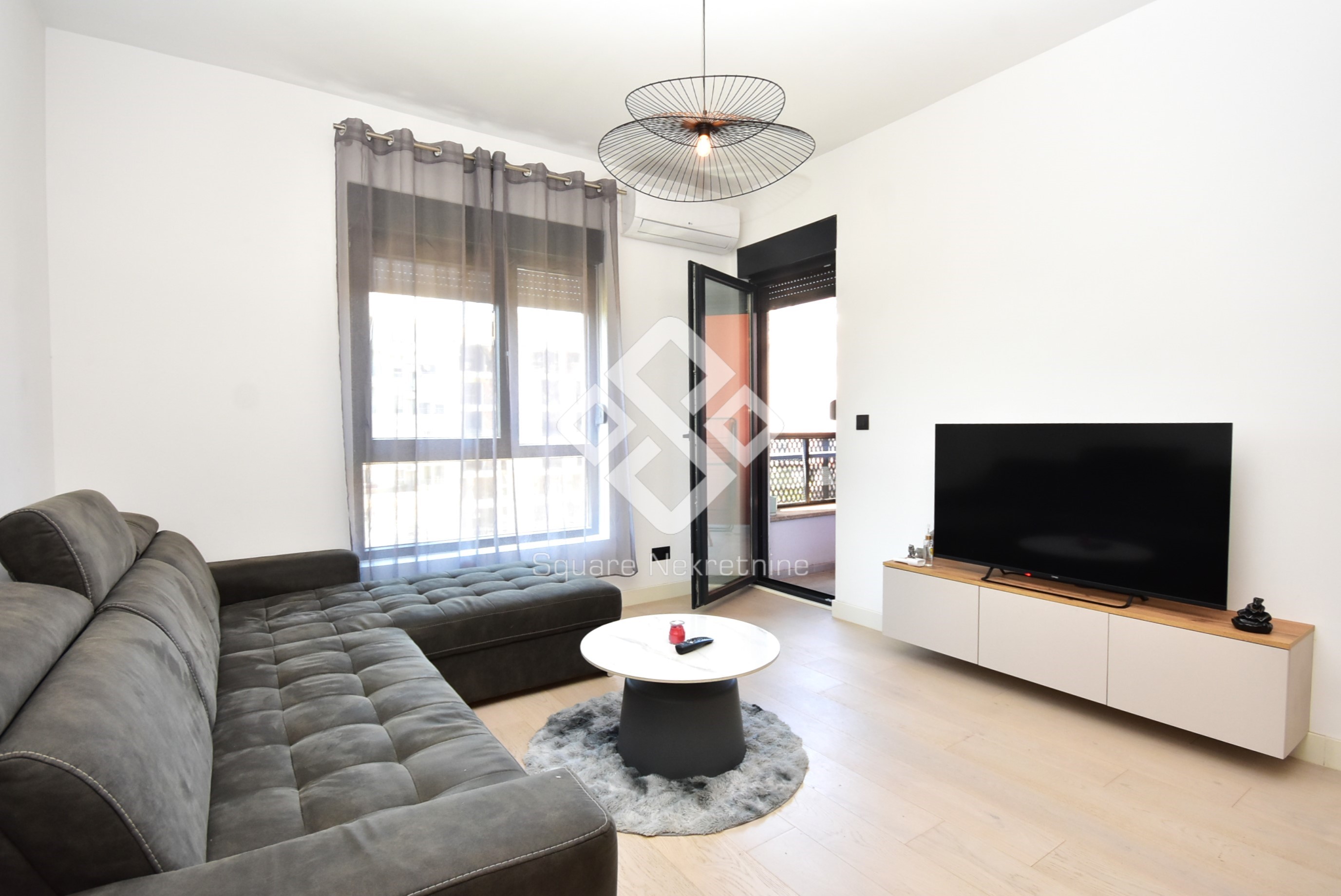 Jednosoban stan 45m2, namjesten+parking, Krivi Most