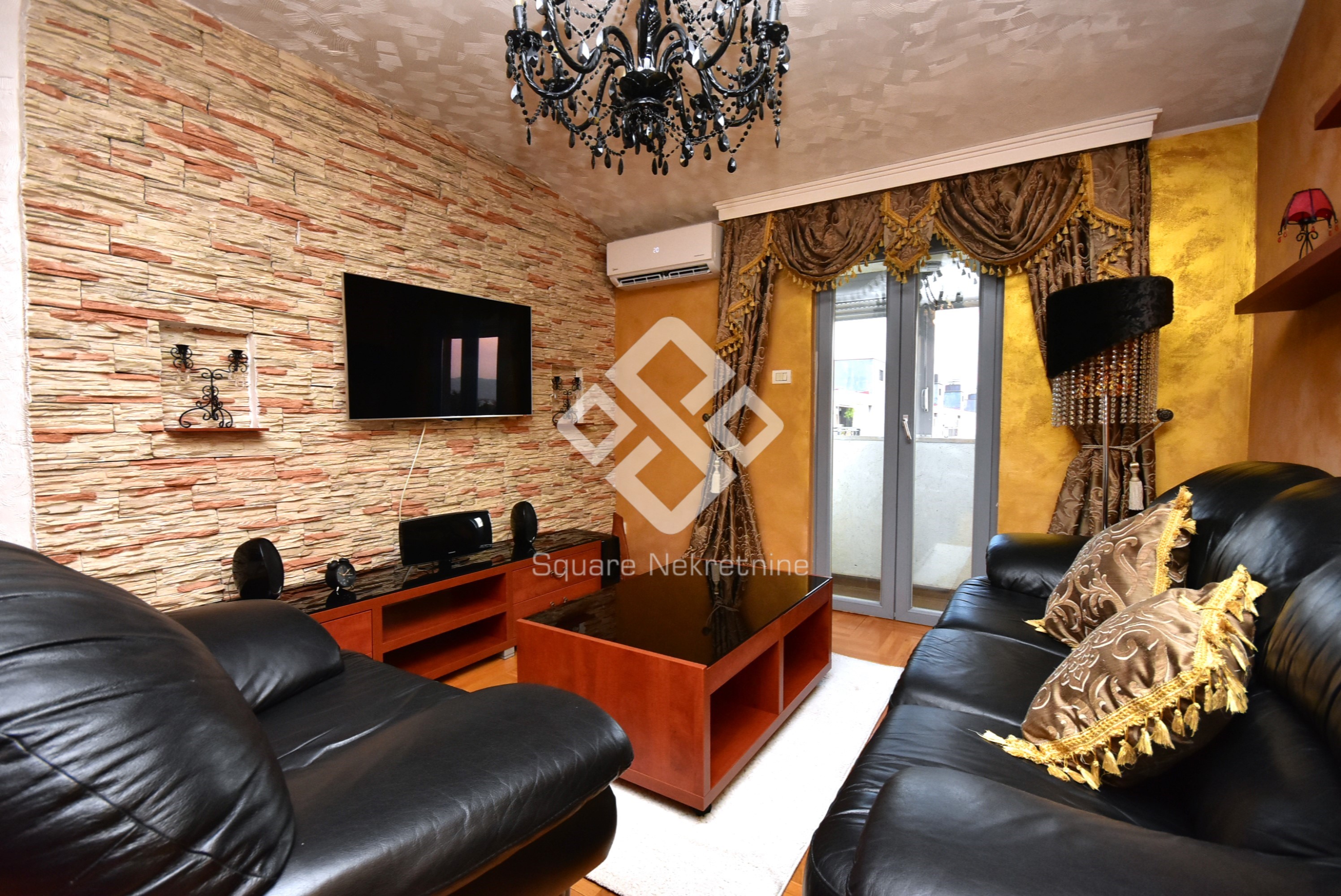 Dvosoban stan 60m2, namjesten+parking, Iza Big Fashion