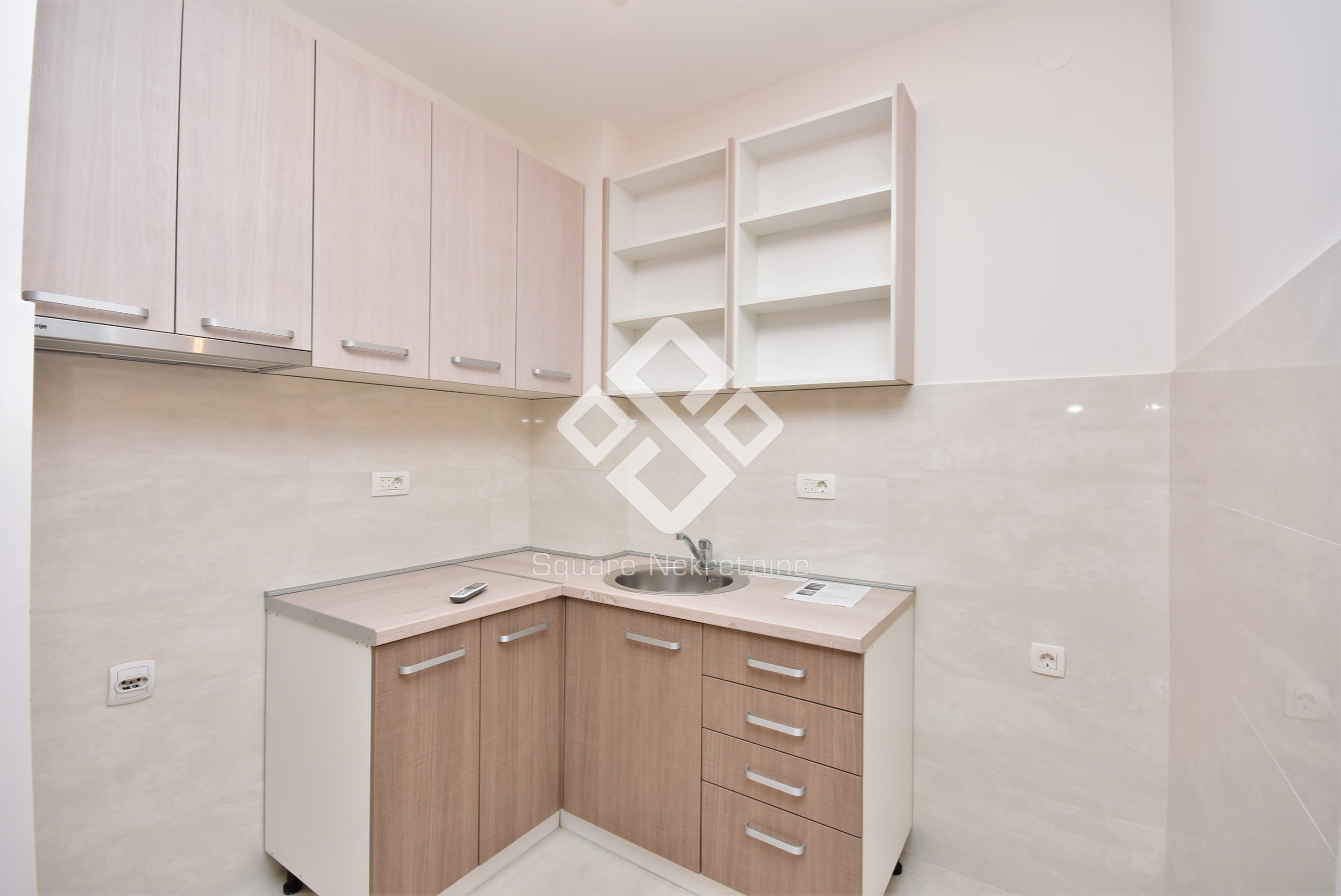 Jednosoban stan 40m2, sa elementima, Central Point