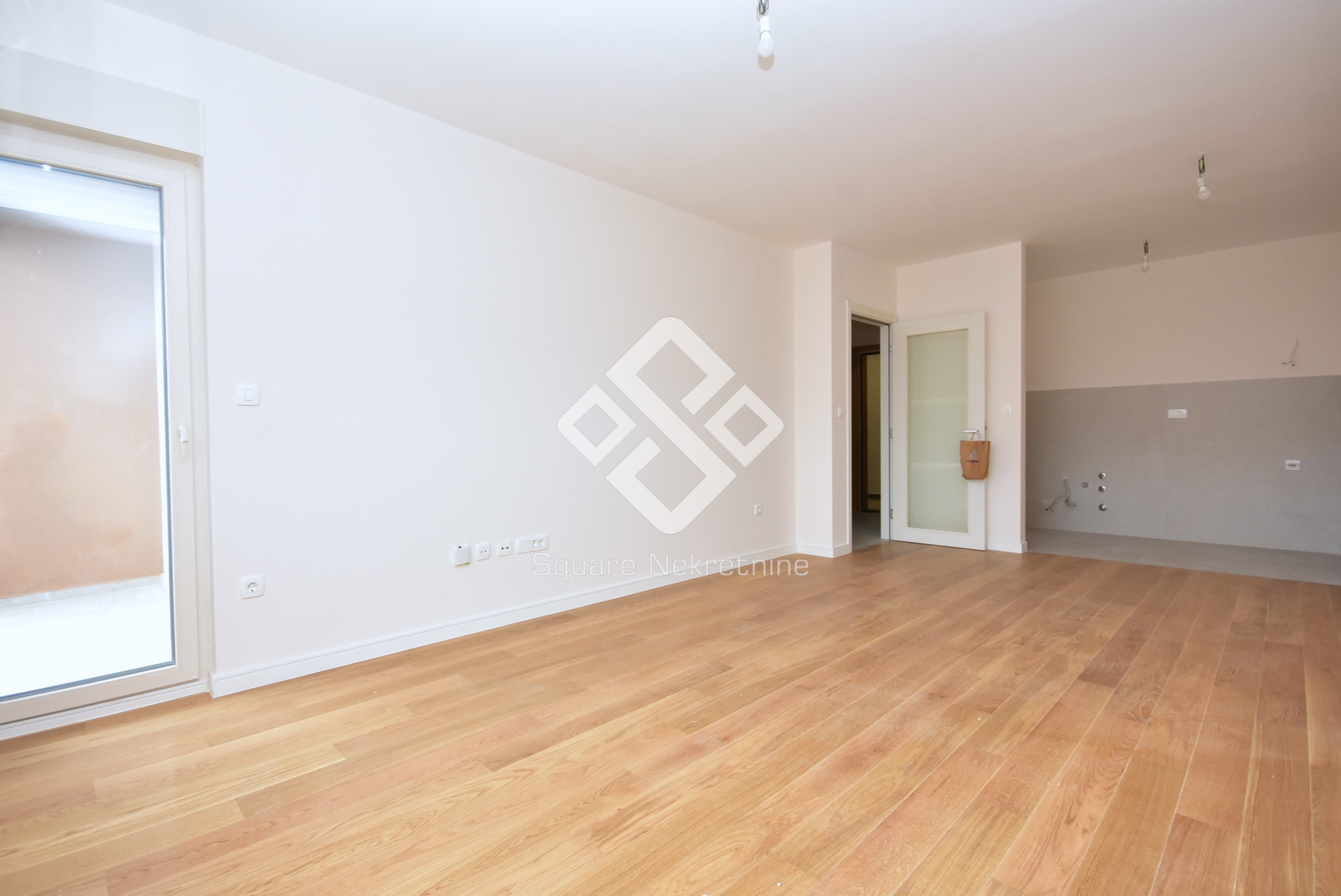 Jednosoban stan 49m2, nov i neuseljavan, Central Point