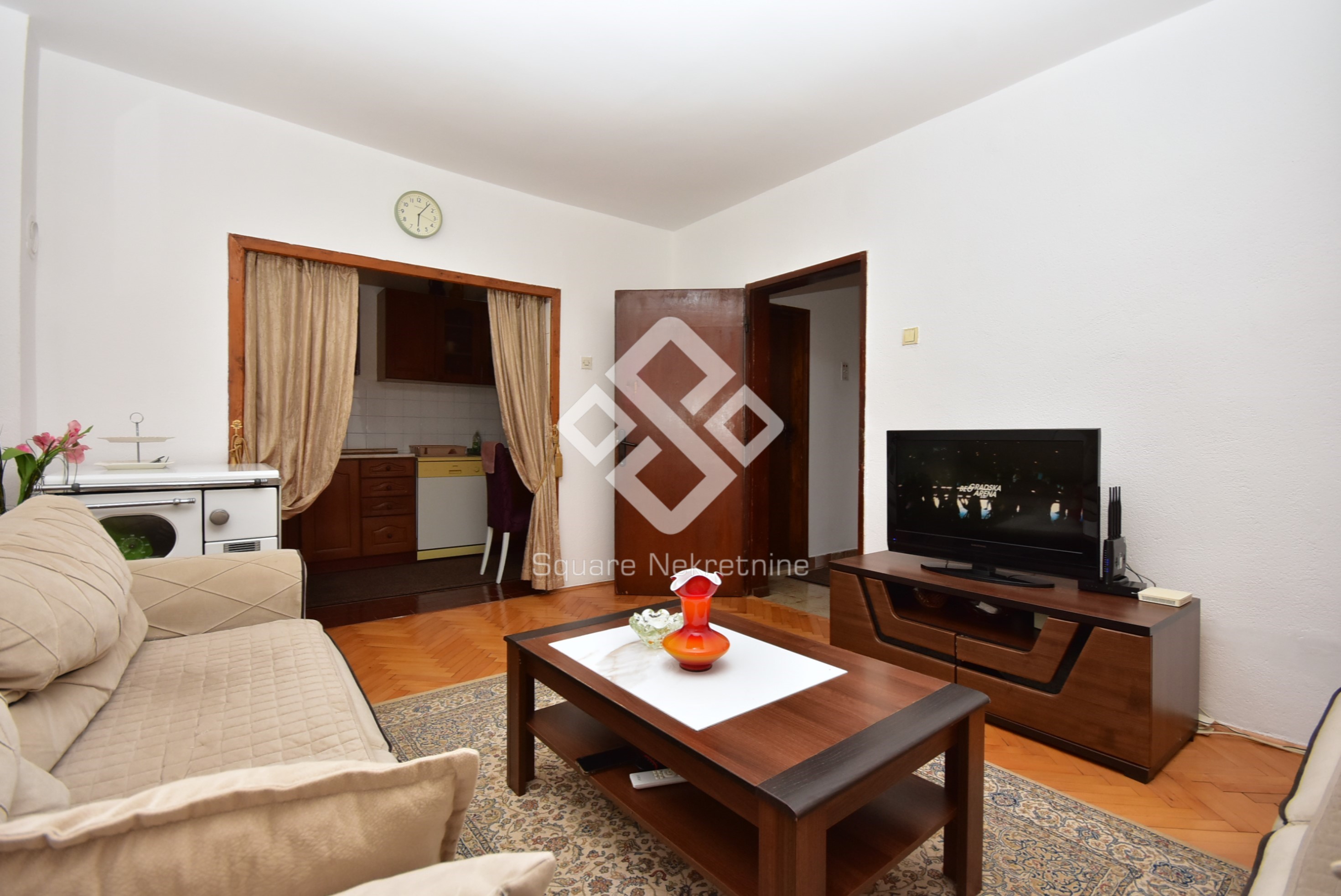 Kuca 90m2 sa 220m2 dvorista,namjestena+parking, Konik
