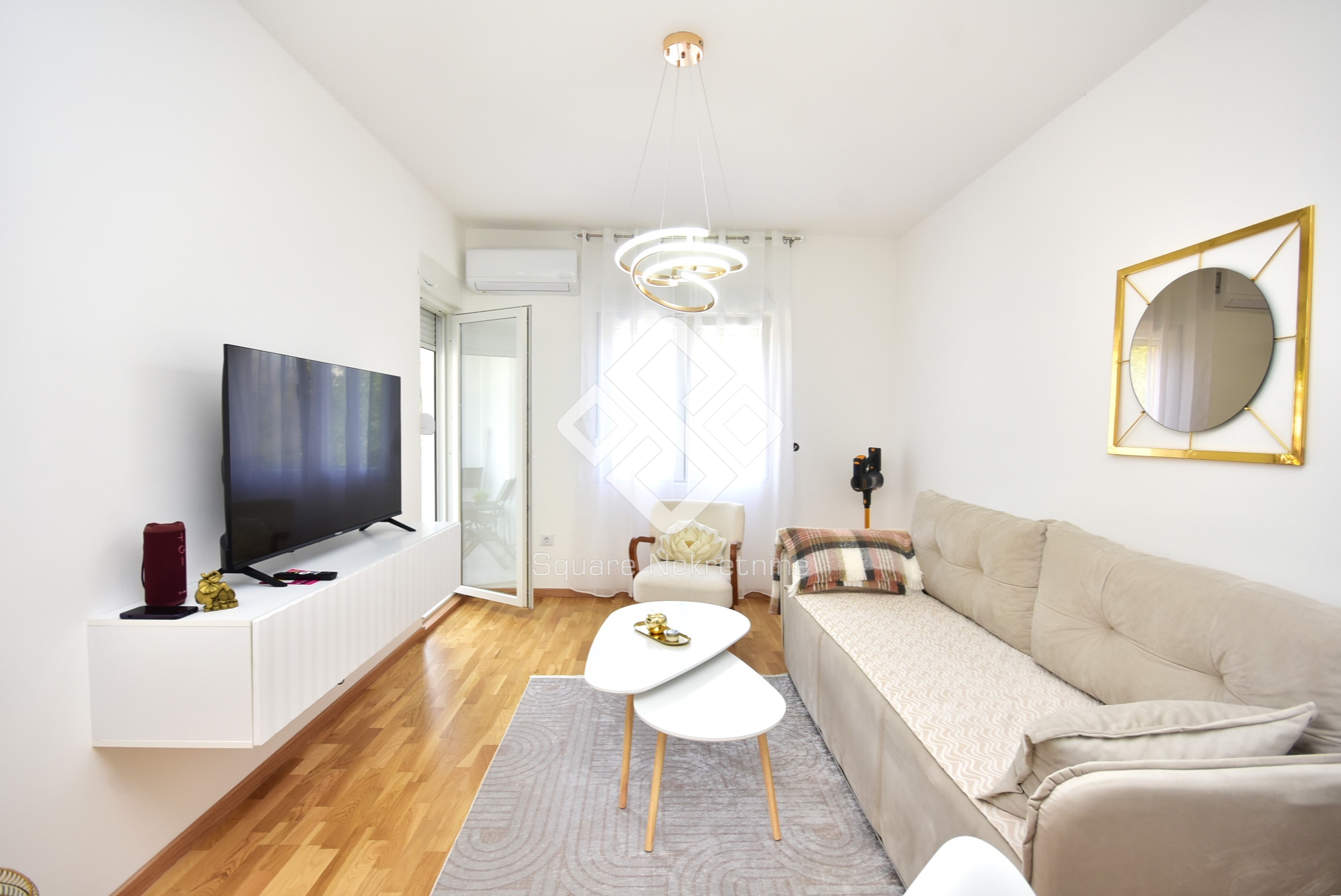 Jednosoban stan 42m2, nov i namjesten+parking, Gorica C
