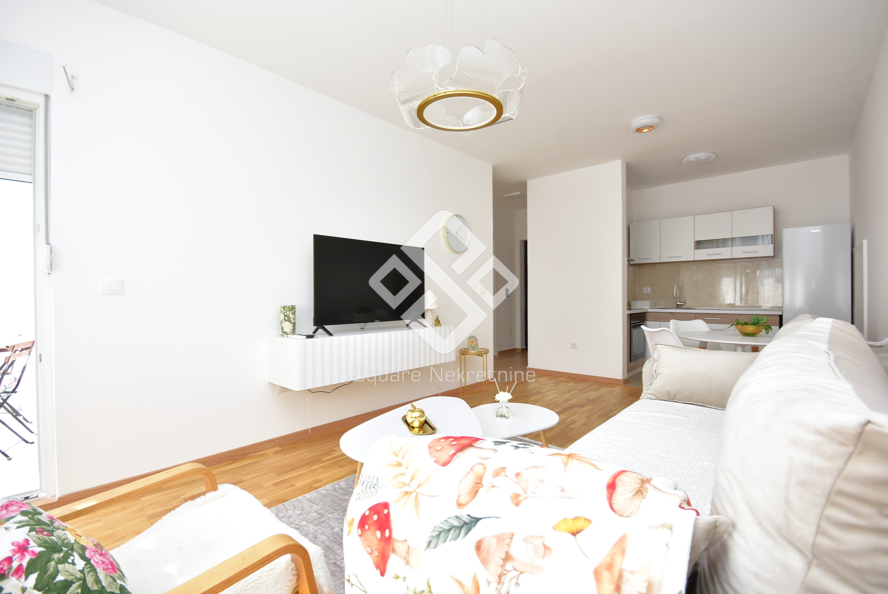 Jednosoban stan 43m2, nov i namjesten+parking, Gorica C