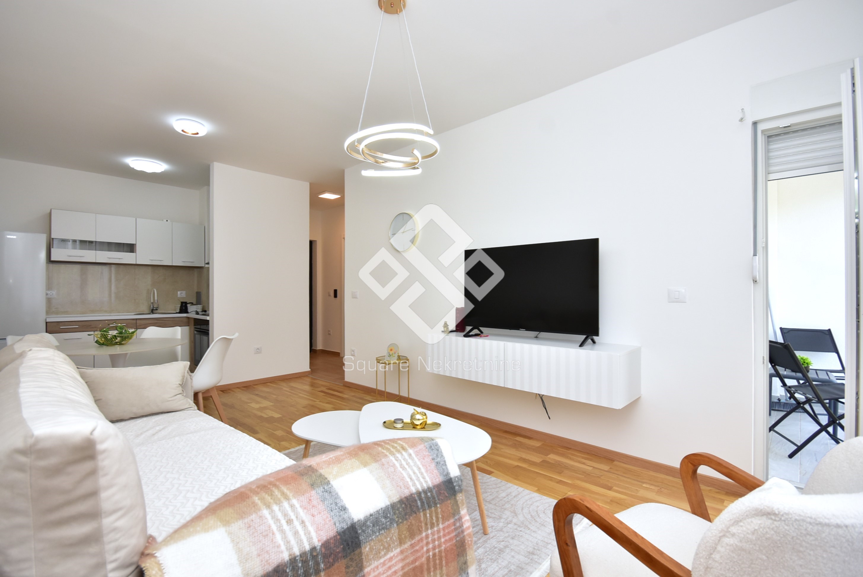 Jednosoban stan 42m2, nov i namjesten+parking, Gorica C