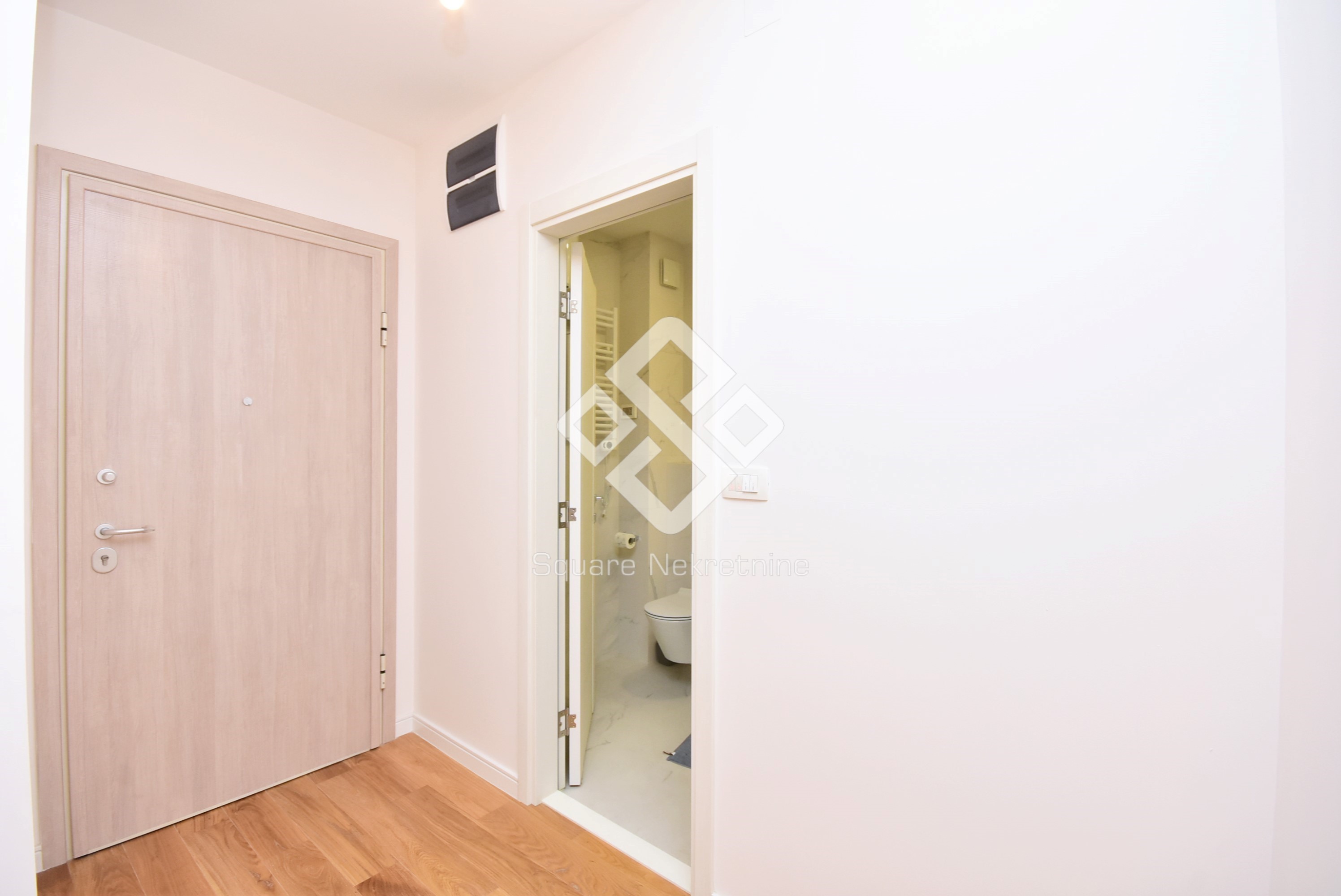 Jednosoban stan 40m2, sa elementima, Central Point