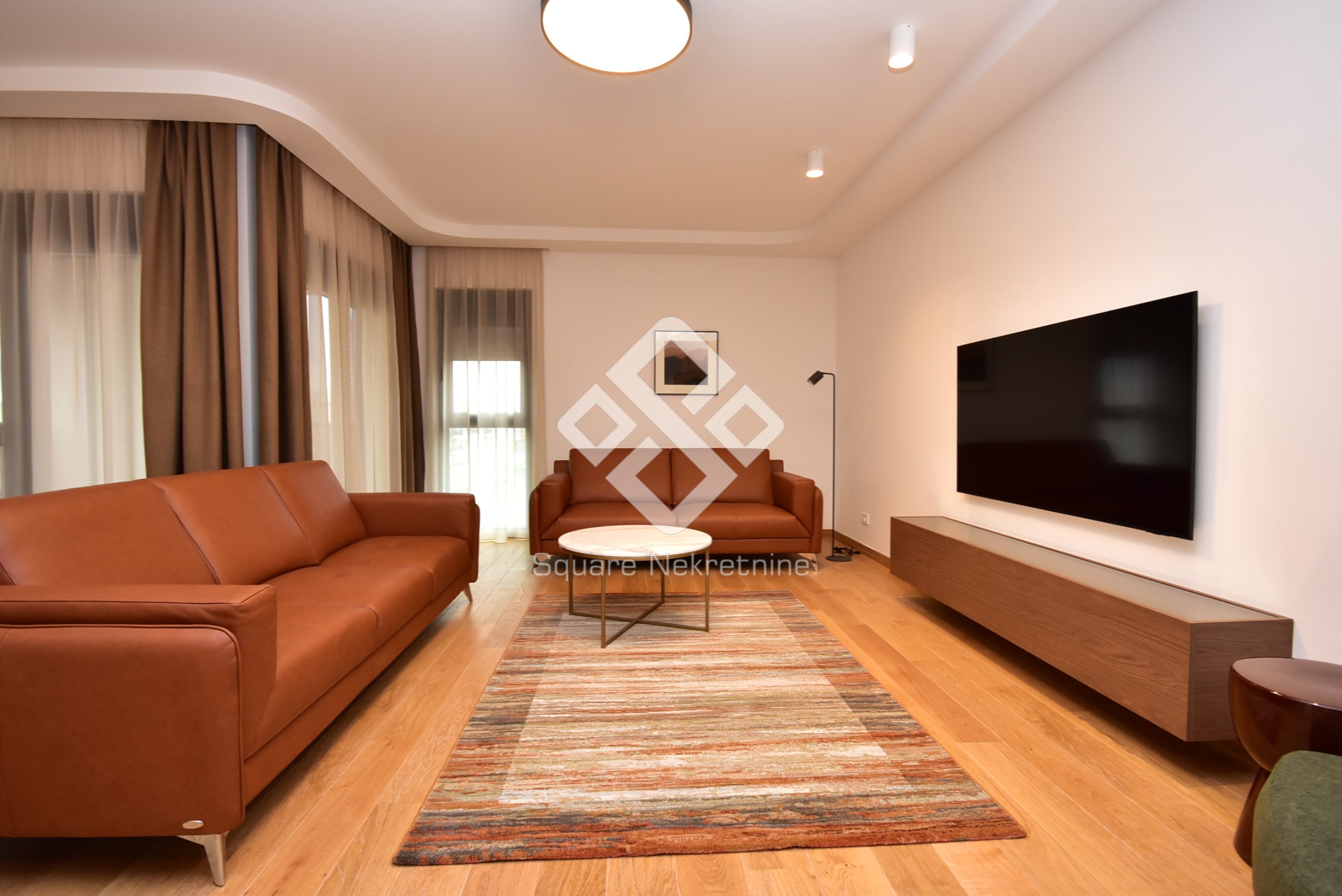 Trosoban stan 105m2, nov i namjesten+garaza, City Kvart