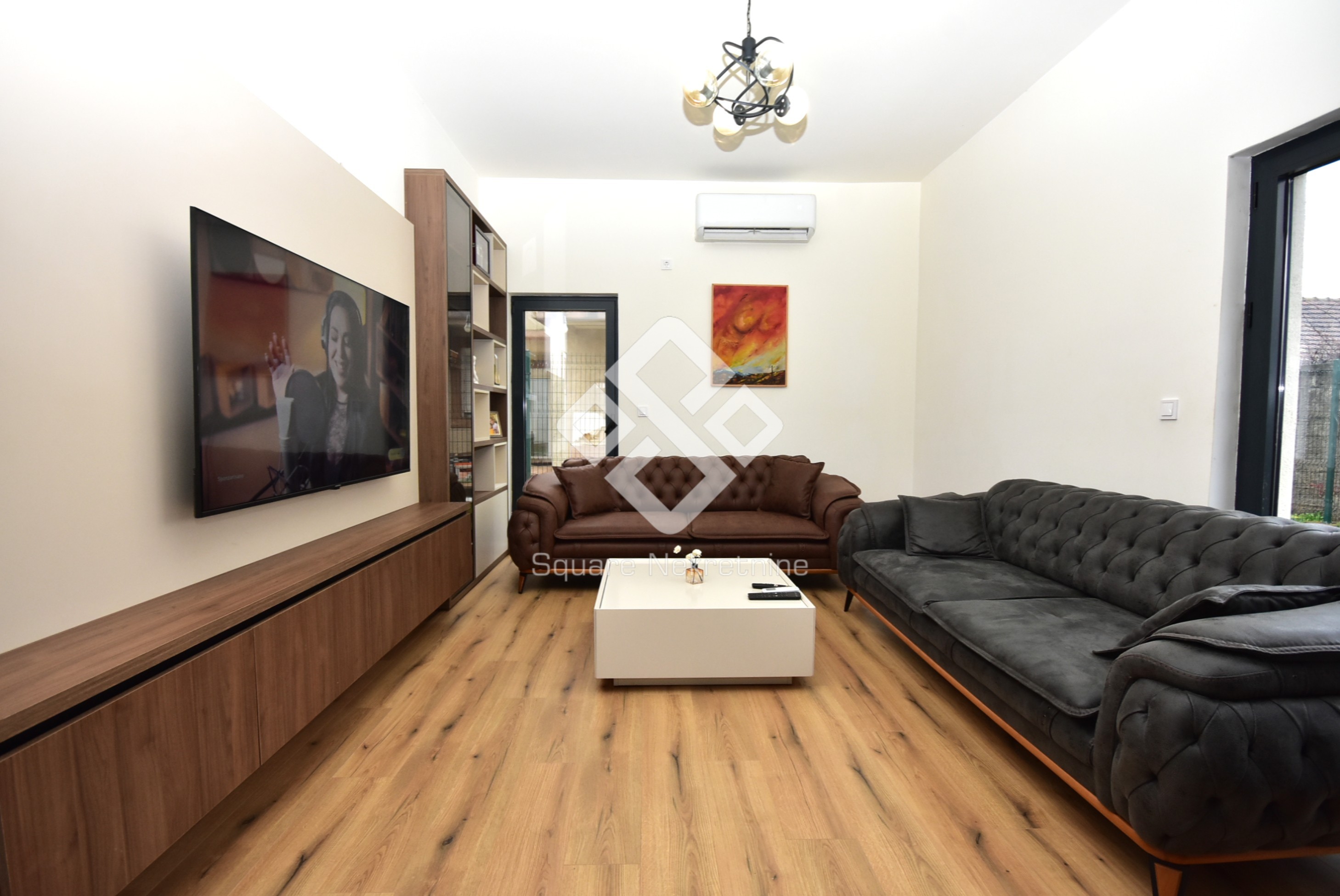 Trosoban stan 80m2 + 250m2 dvorista, namjesten+parking, Zabjelo