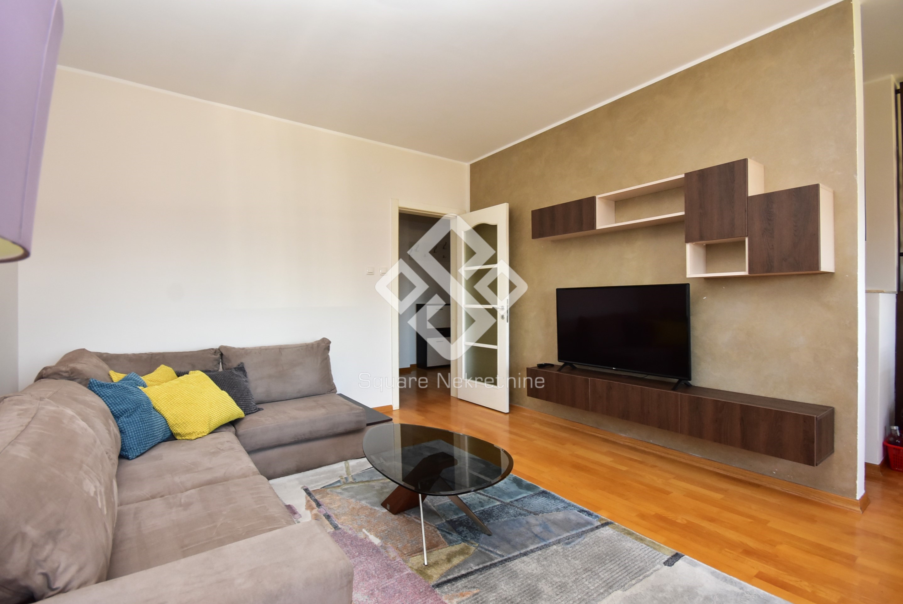 Dvosoban dupleks stan 85m2, namjesten+parking, Preko Morace