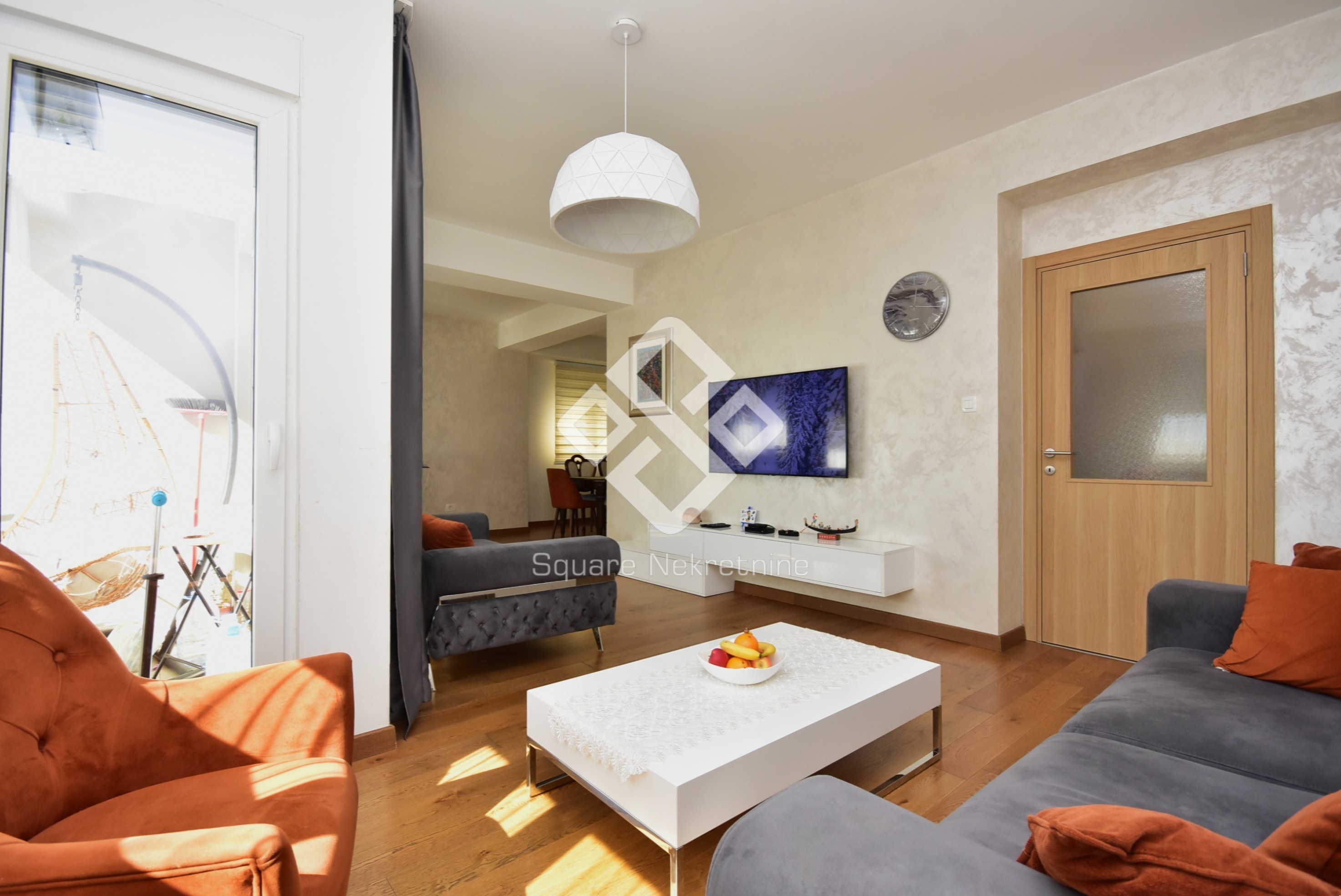 Trosoban stan 114m2, namjesten+parking, Pobrezje