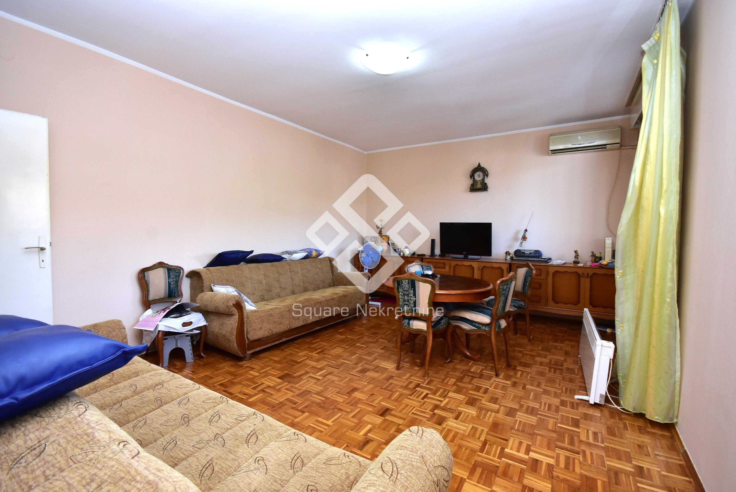 Dvosoban stan 83m2, prazan, Preko Morace