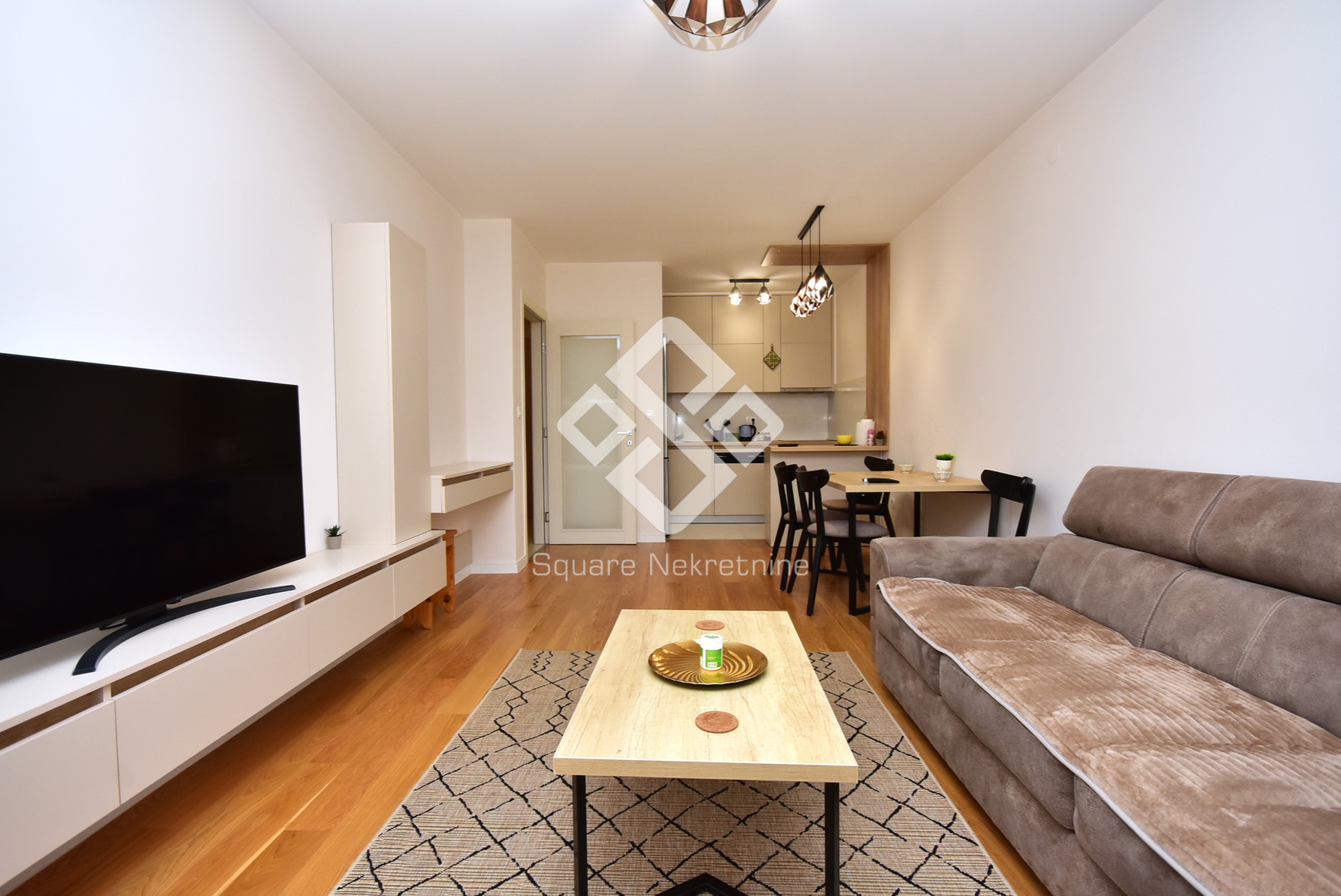 Jednosoban stan 50m2, namjesten+garaza, Central Point