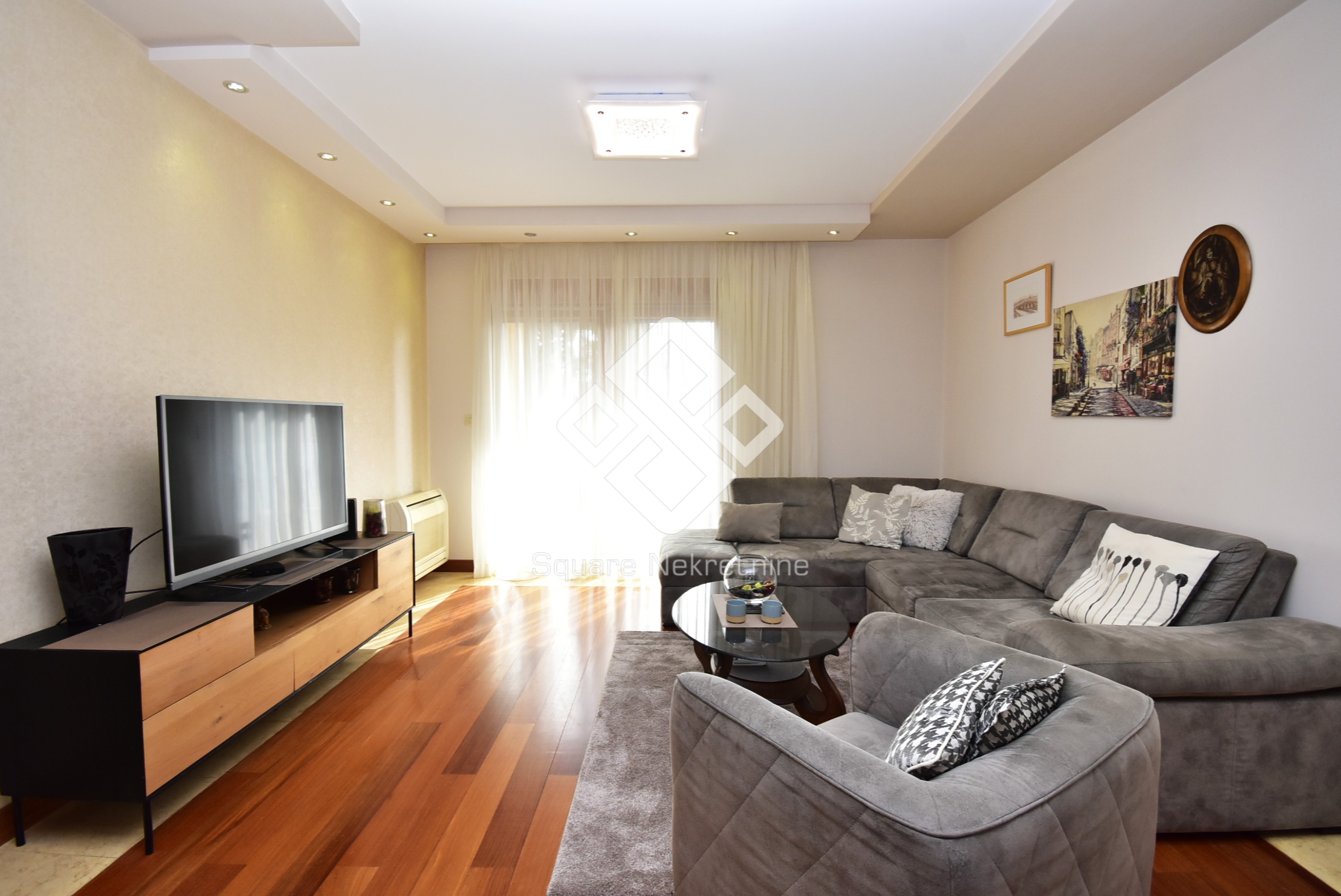 Dvosoban stan 75m2, namjesten, Zetagradnja, Centar