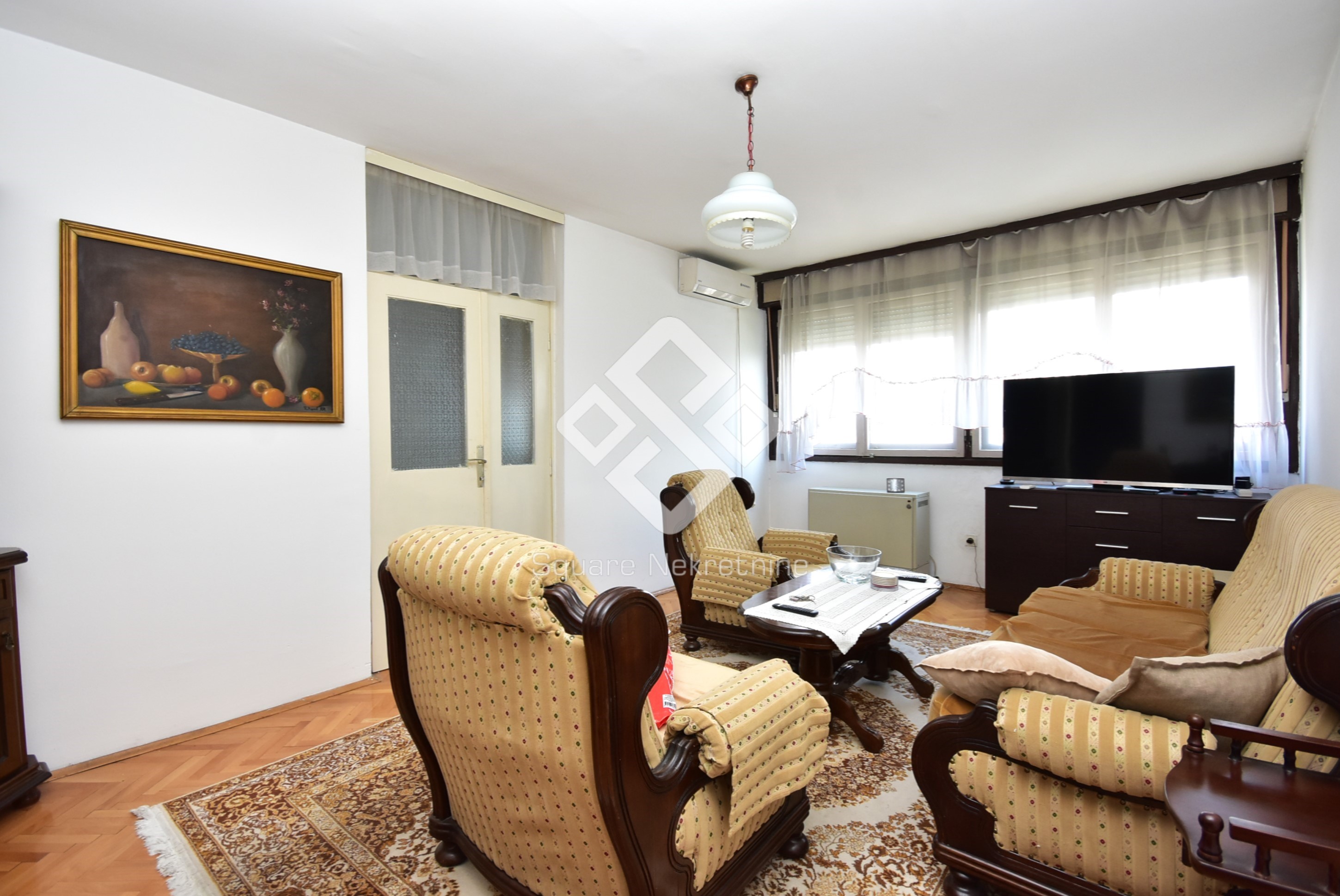 Dvosoban stan 75m2, prazan, Preko Morace