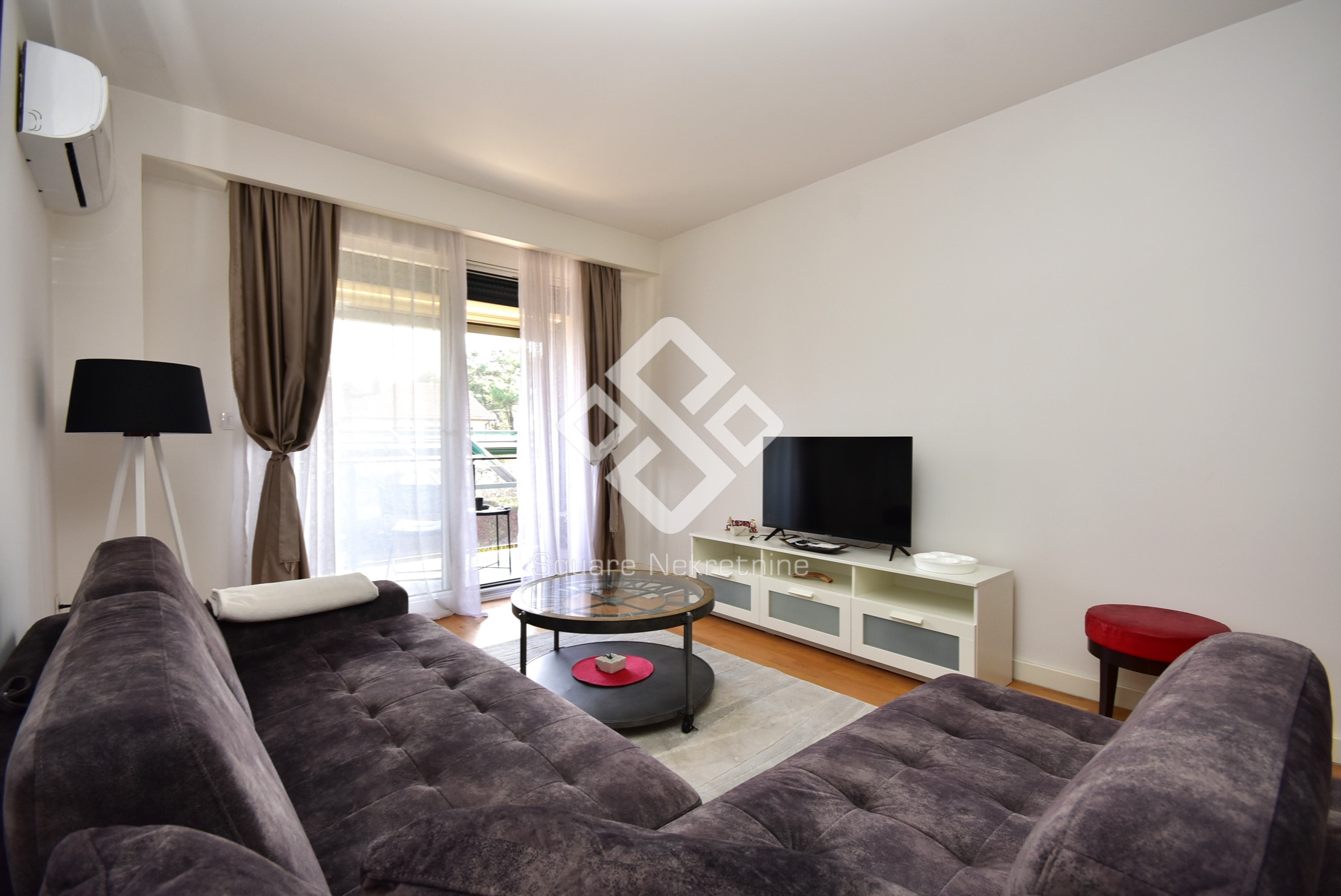 Garsonjera 35m2, namjestena+garaza, Tolosi