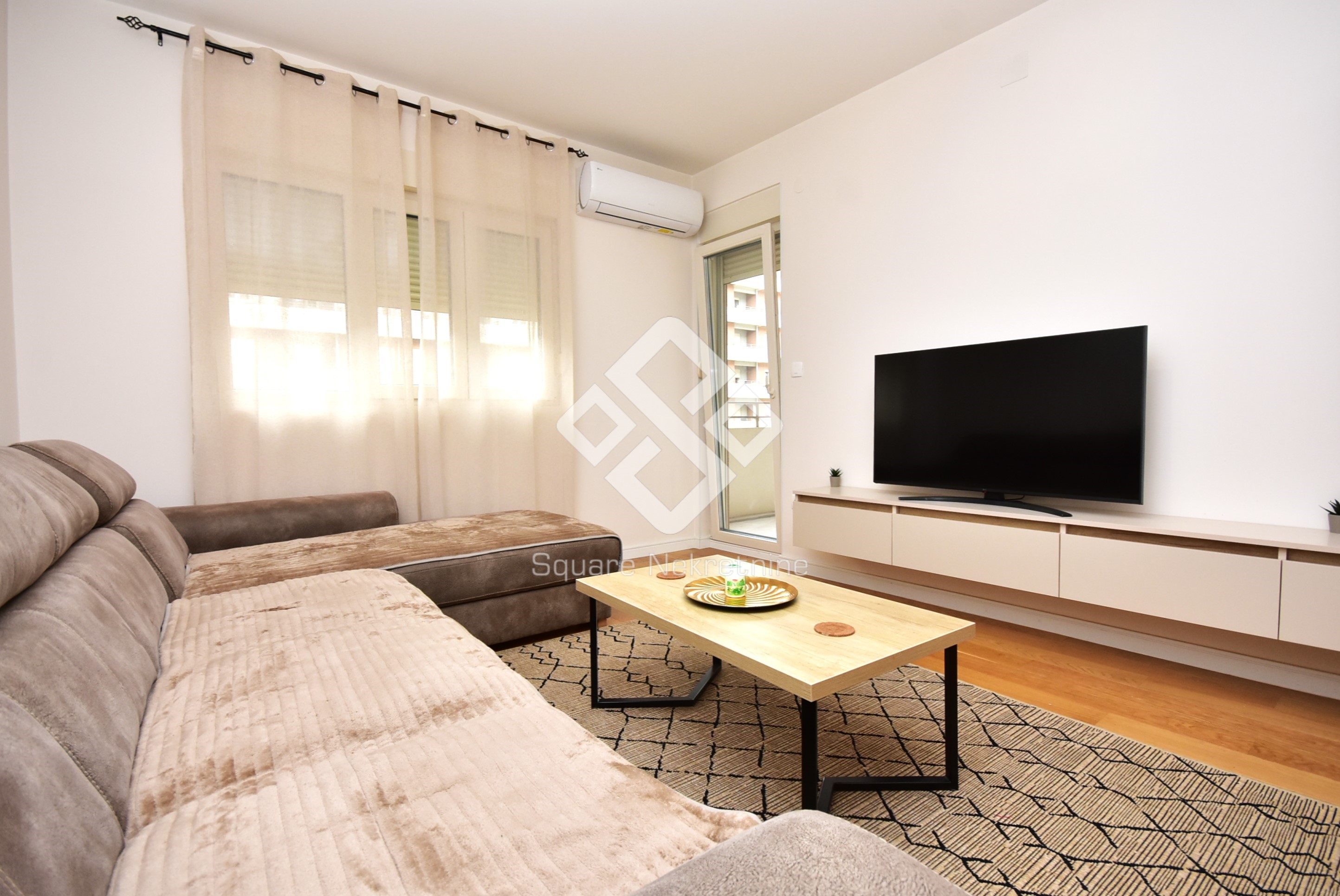 Jednosoban stan 50m2, namjesten+garaza, Central Point