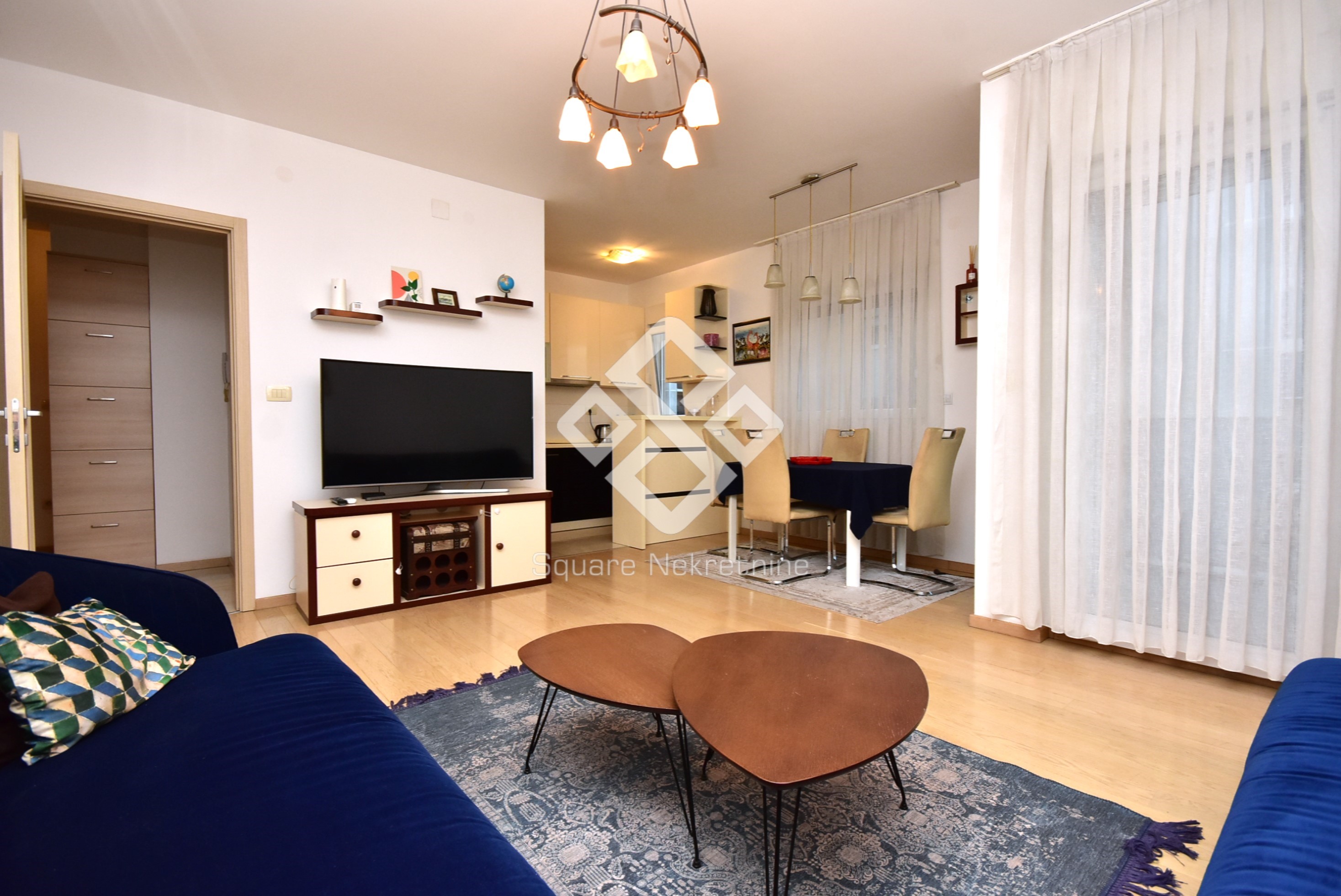 Dvosoban stan 70m2, namjesten, City Kvart