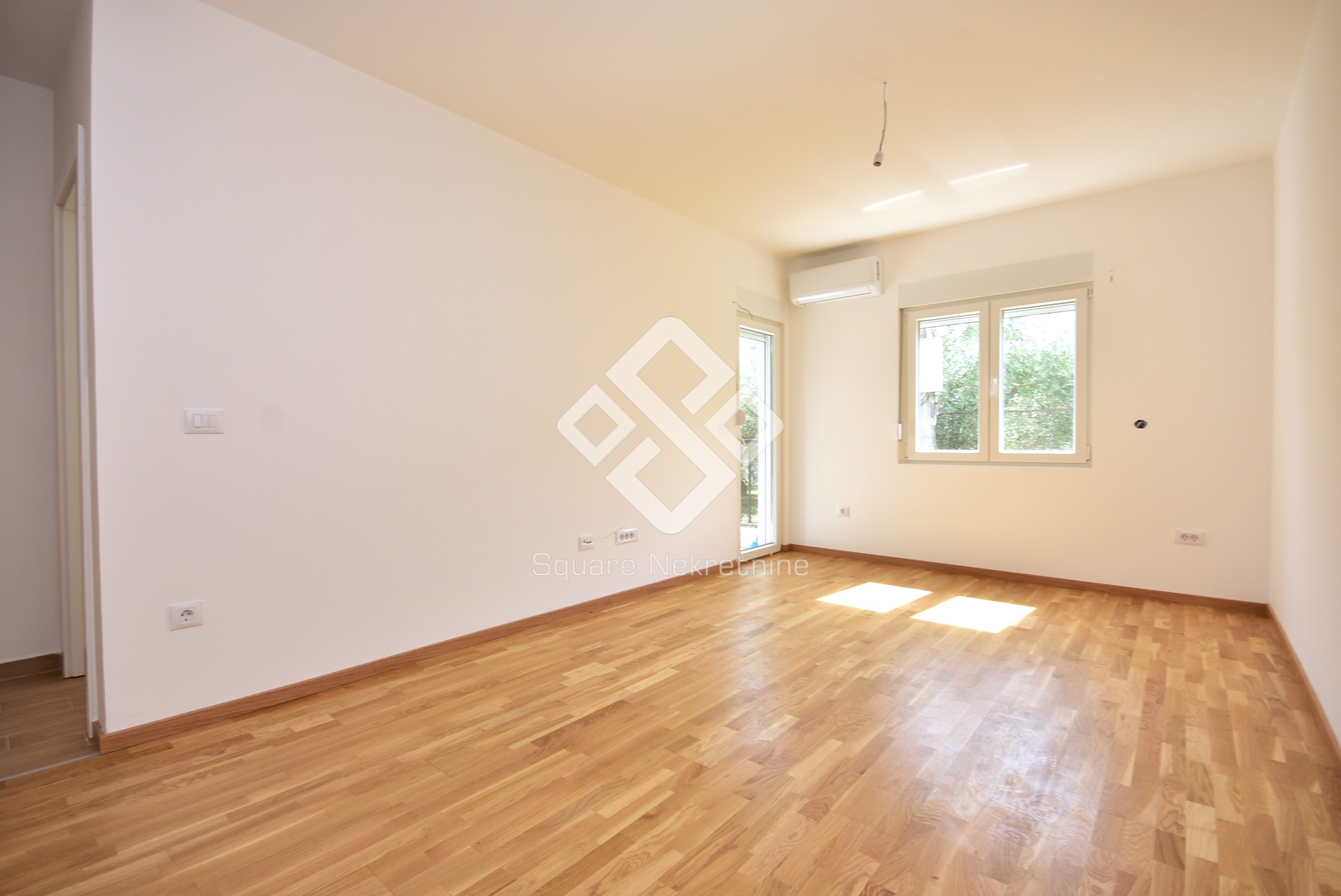 Jednosoban stan 42m2, prazan+parking, Goric C
