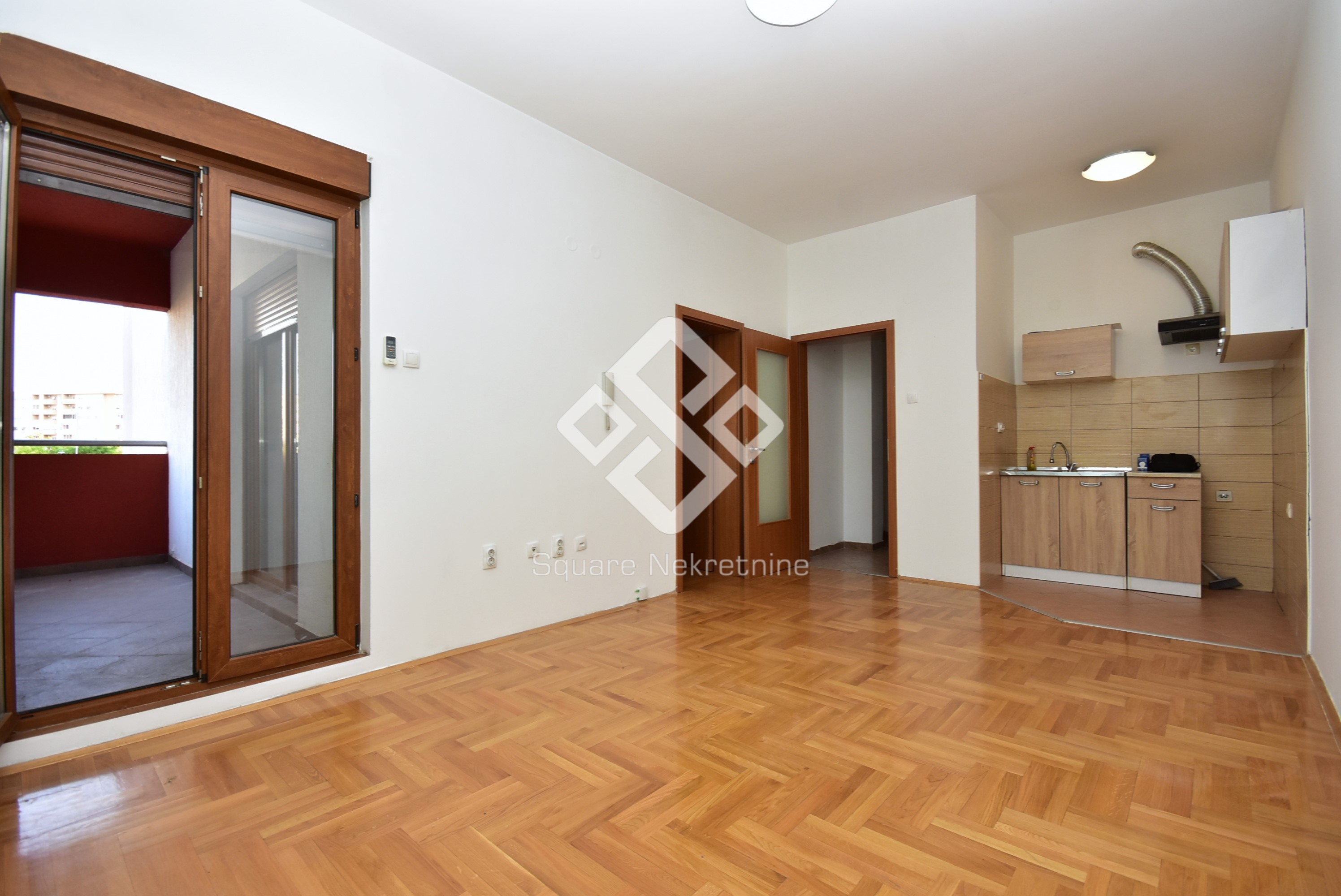 Jednosoban stn 40m2, sa elementima, Tuski Put