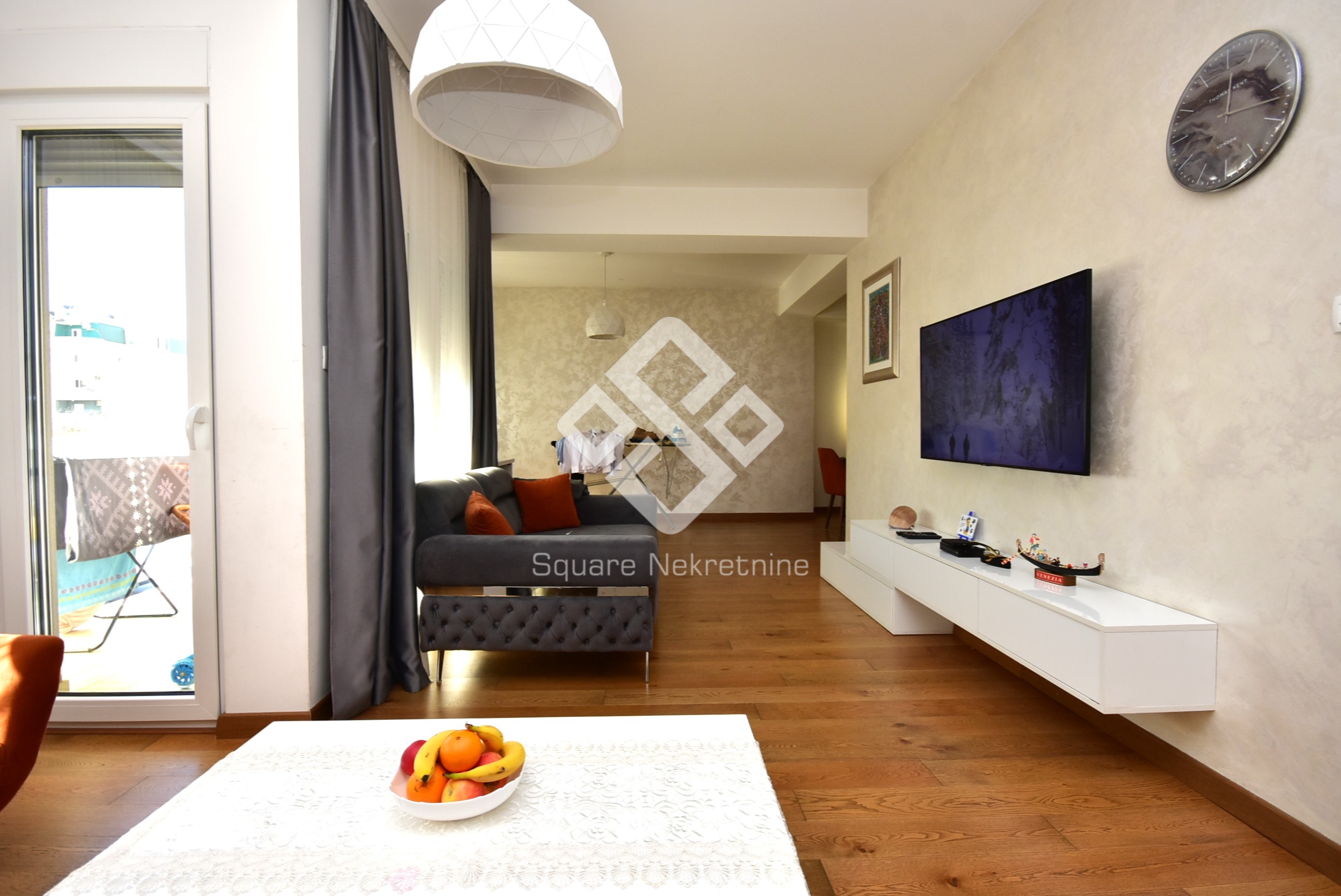 Trosoban stan 114m2, namjesten+parking, Pobrezje