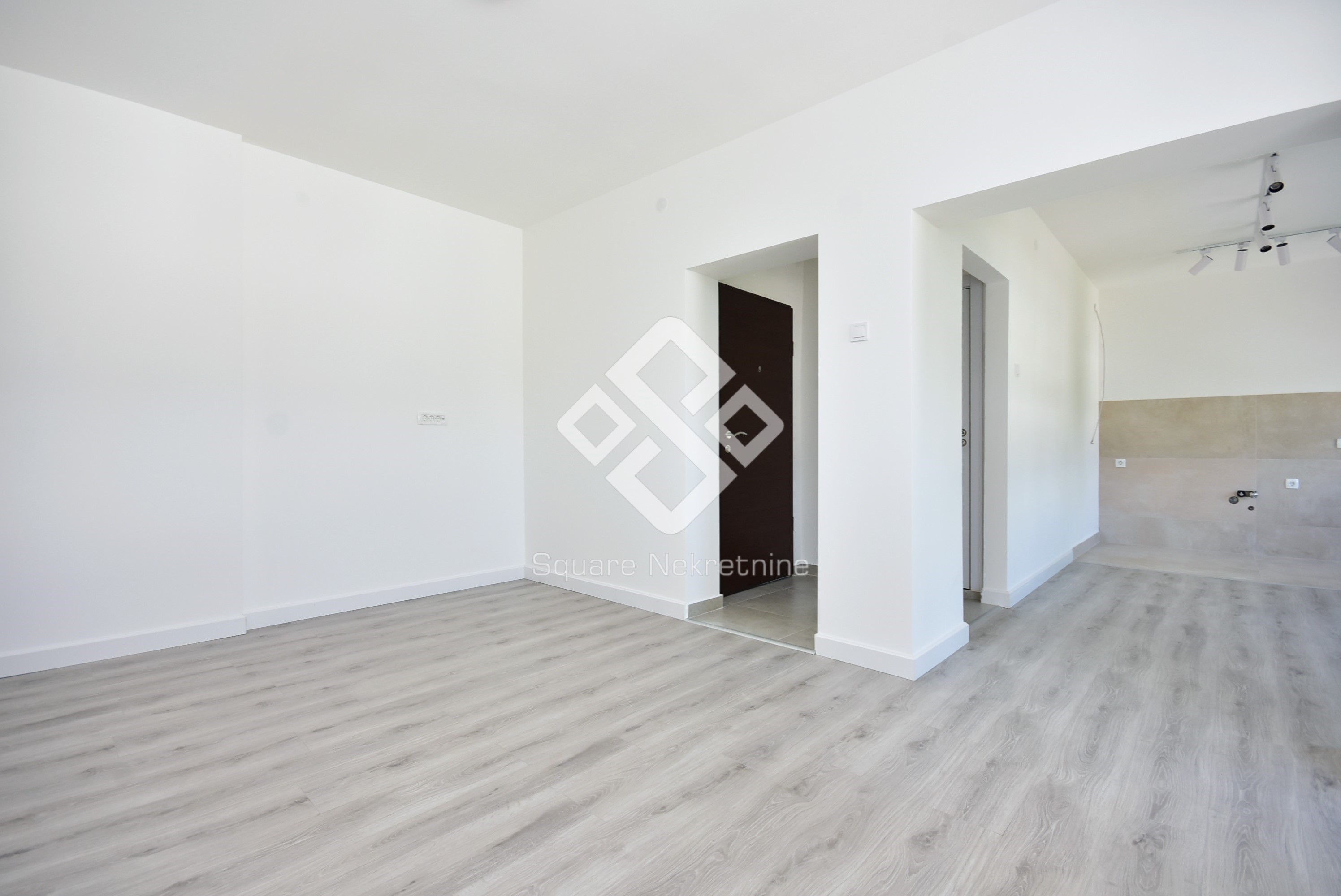 Jednosoban stan 48m2, renoviran, Preko Morace
