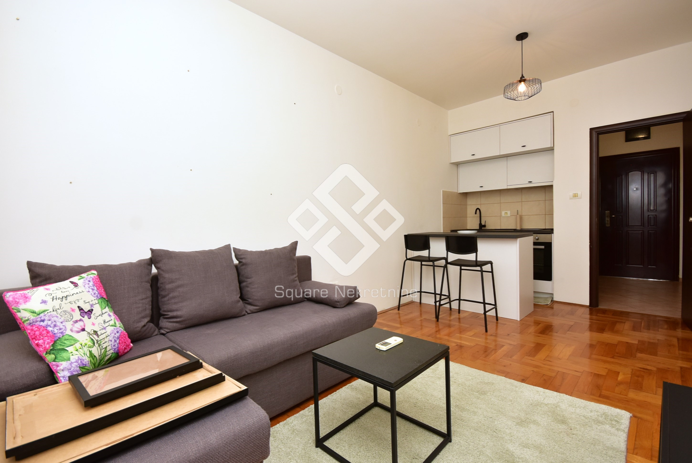 Garsonjera 25m2, namjestena, City Kvart