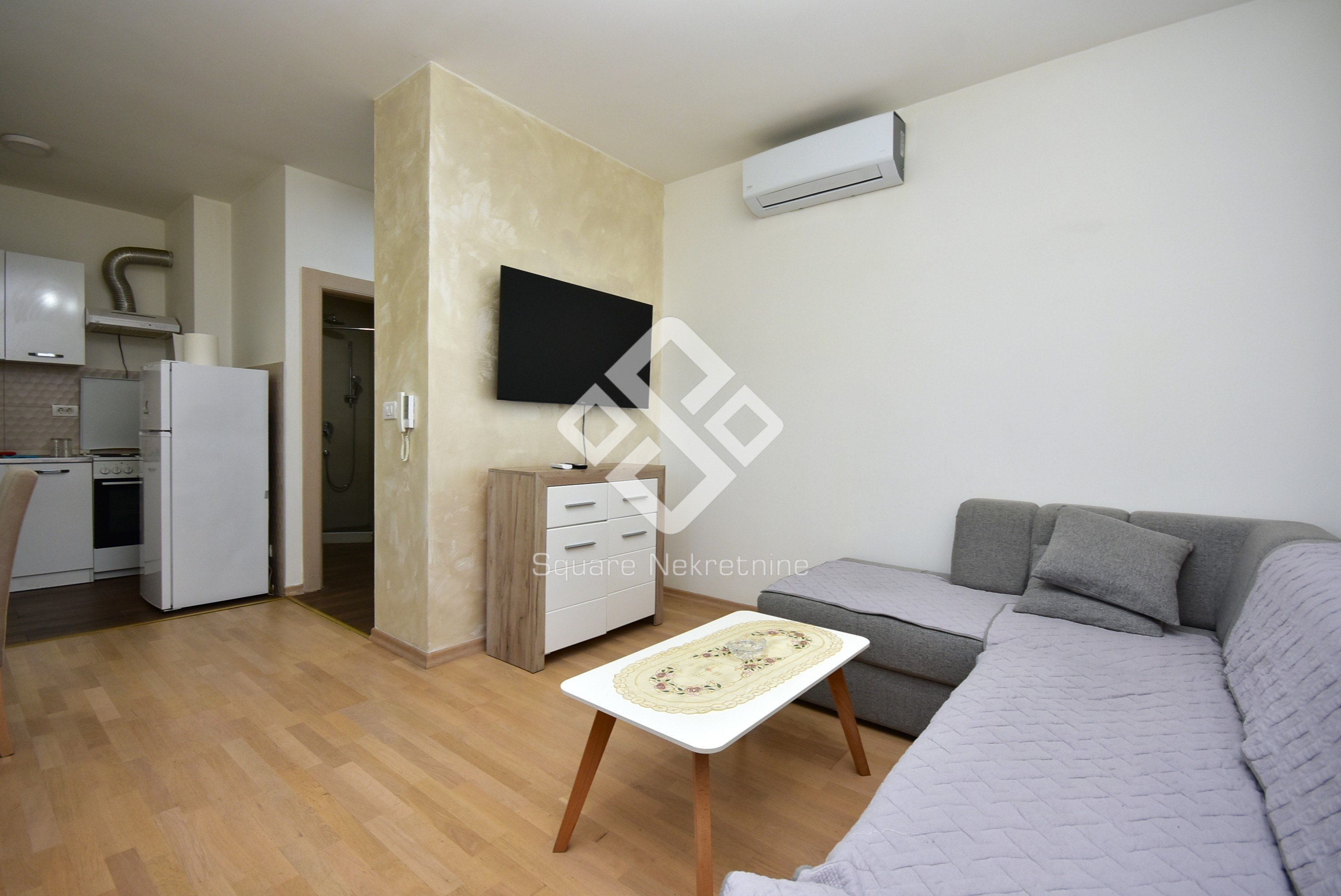 Garsonjera 34m2, namjestena, Pobrezje