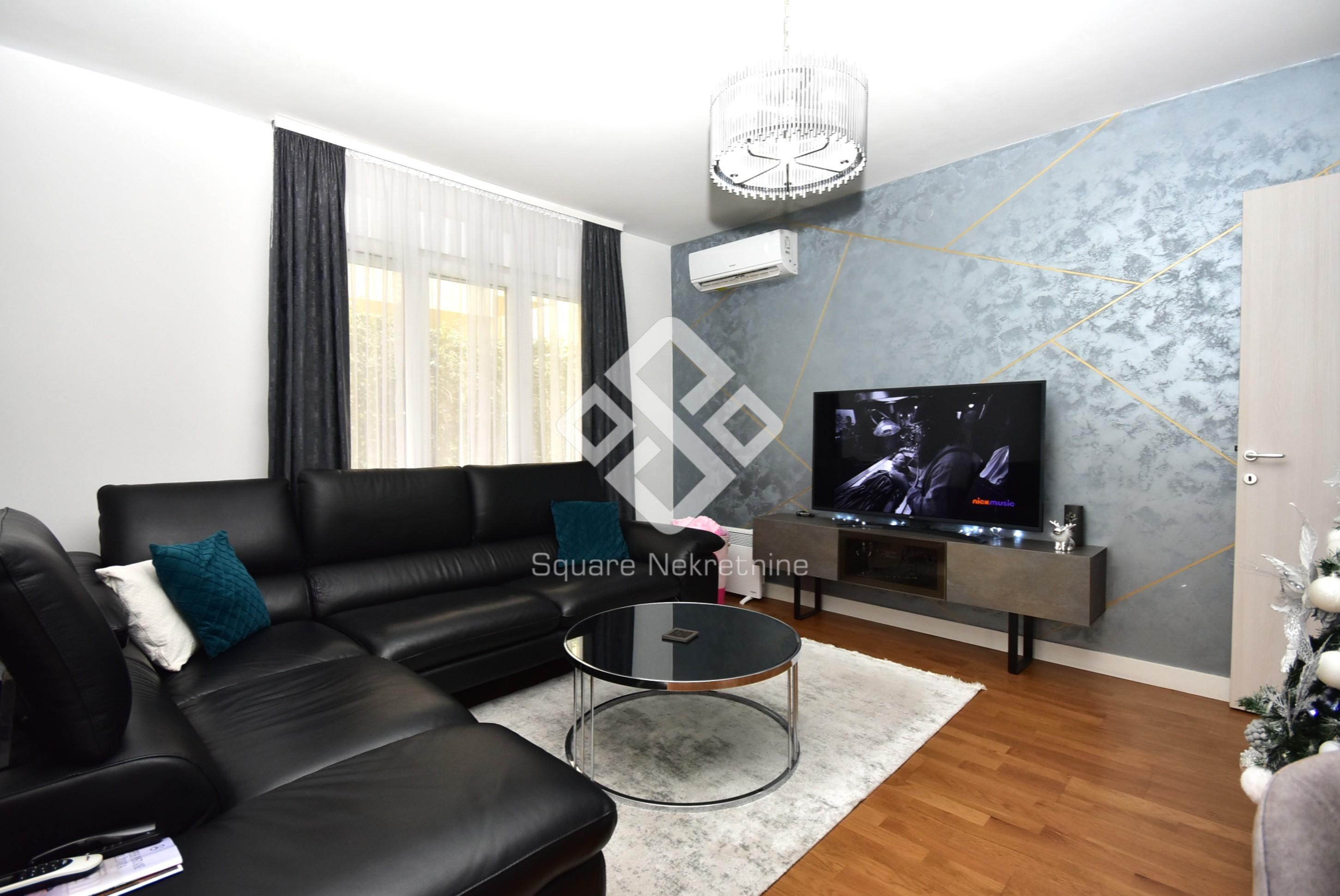 Jednosoban stan 40m2+12m2 terase, namjesten+garaza, Tolosi