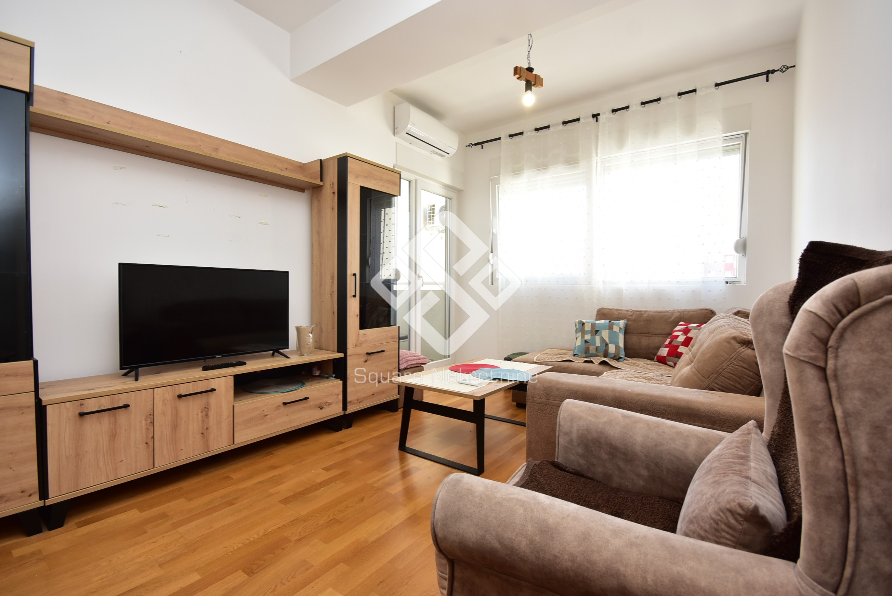 Jednosoban stan 45m2, namjesten + garaza, Ljubovic