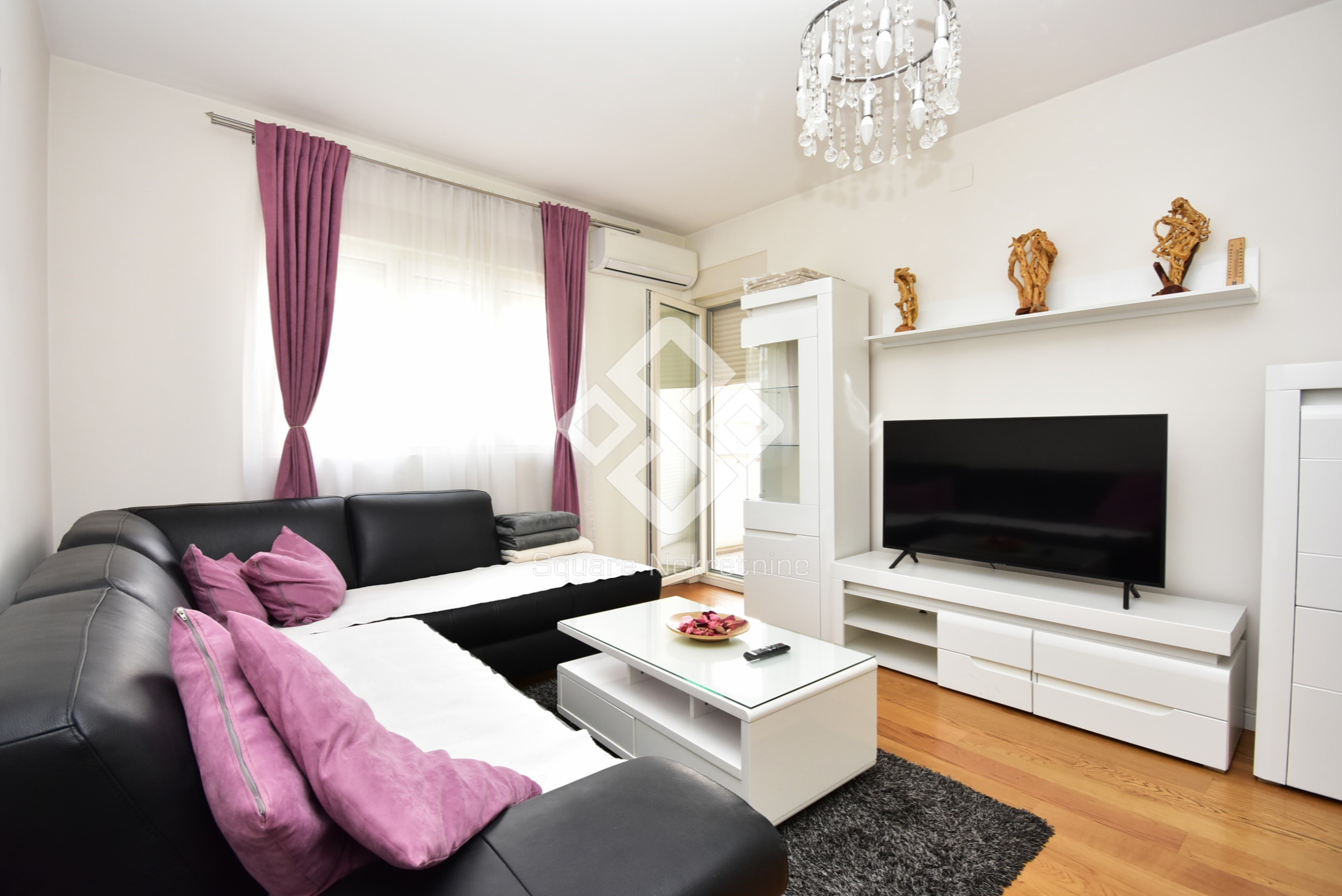 Jednosoban stan 49m2, namjesten, Central Point