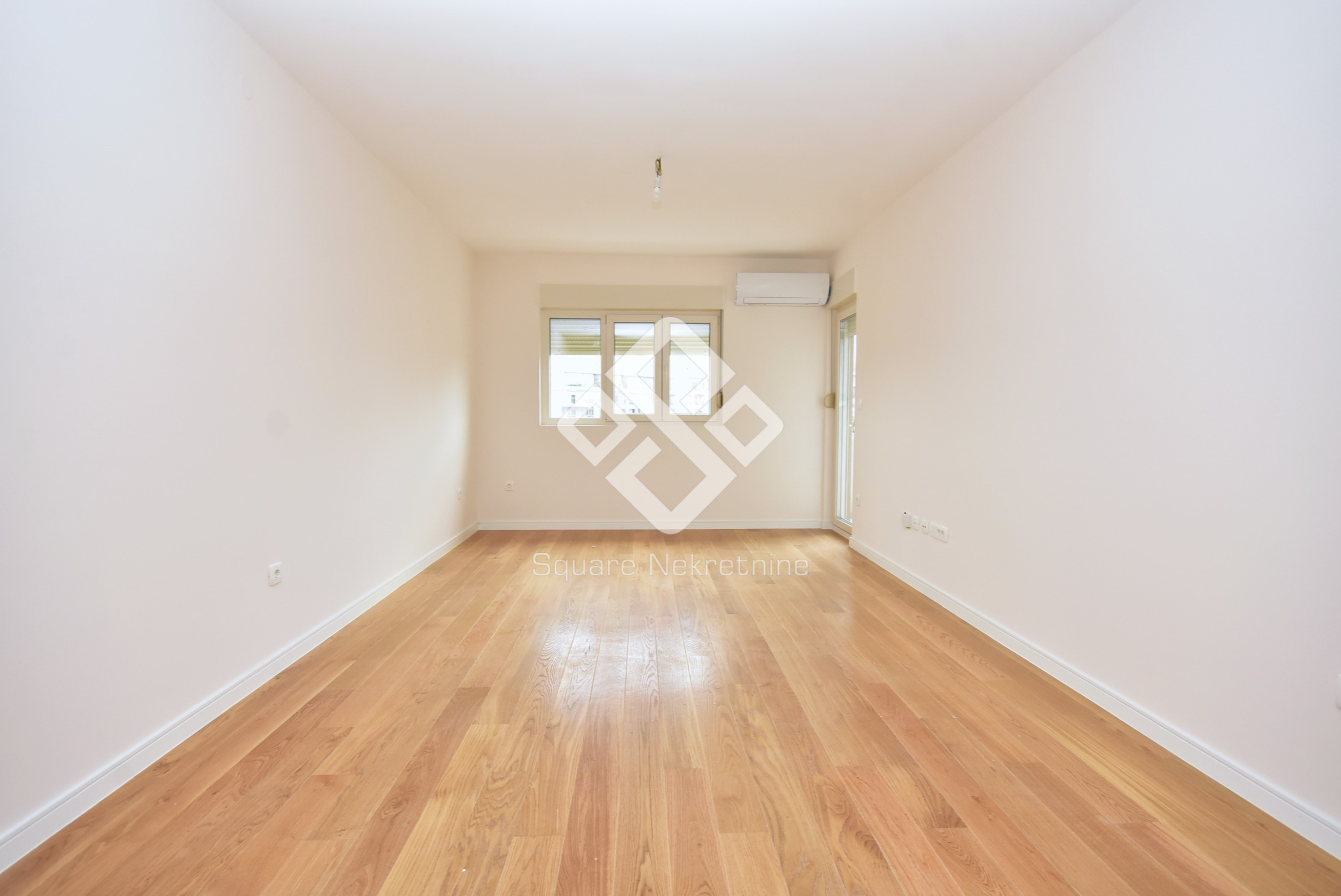 Jednosoban stan 49m2, nov i neuseljavan, Central Point