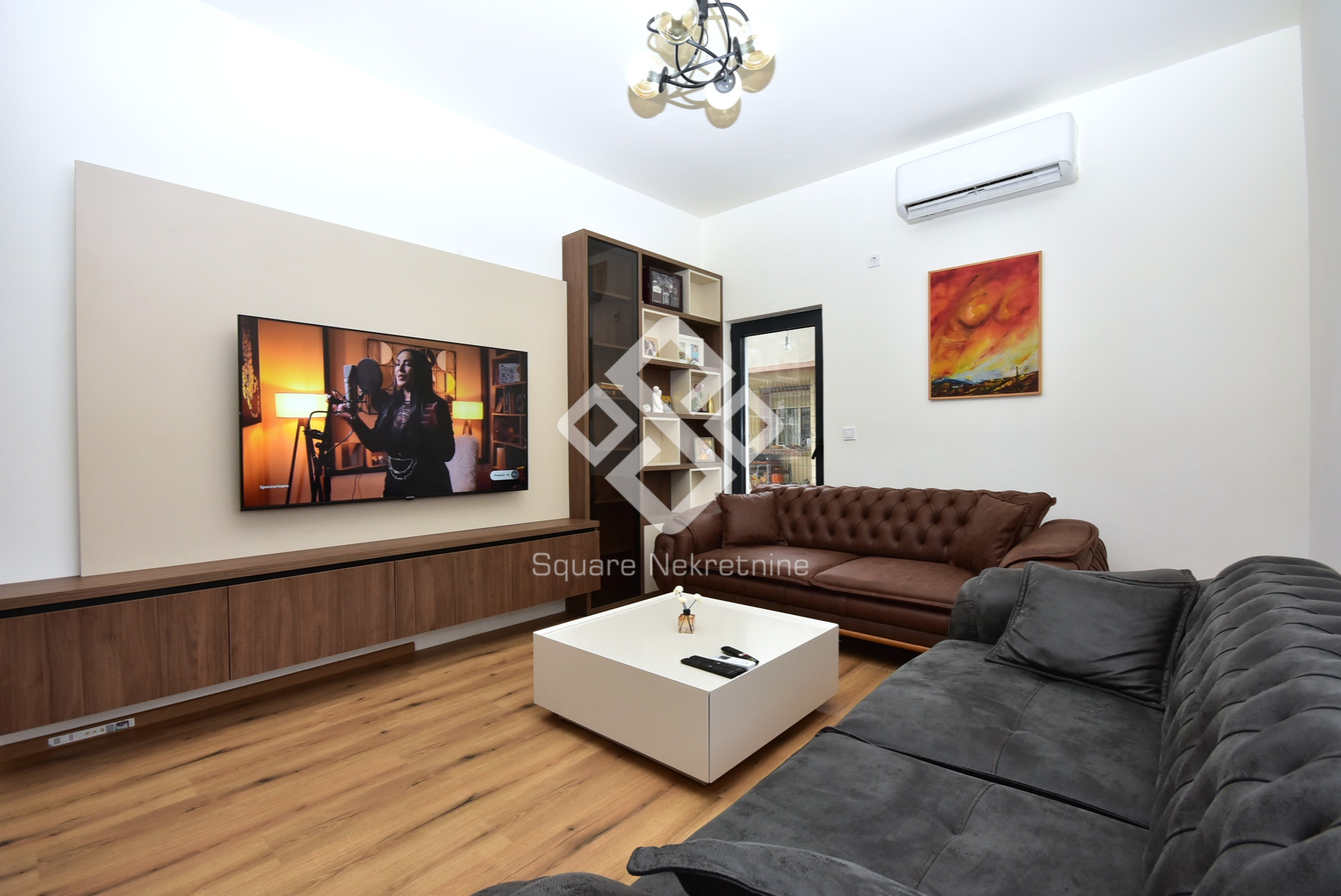 Trosoban stan 80m2 + 250m2 dvorista, namjesten+parking, Zabjelo